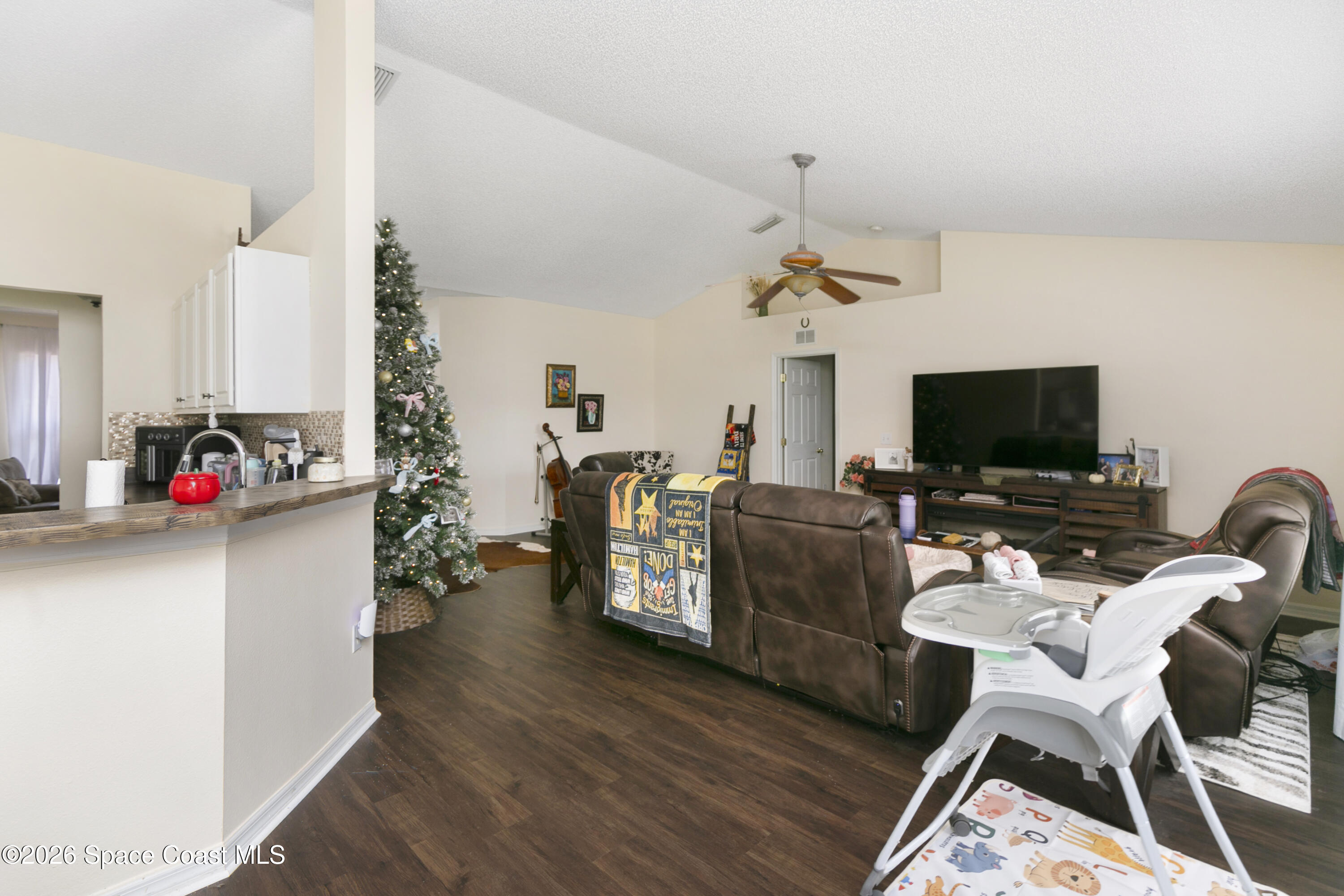 382 Hatcher Street Se Property Photo 8