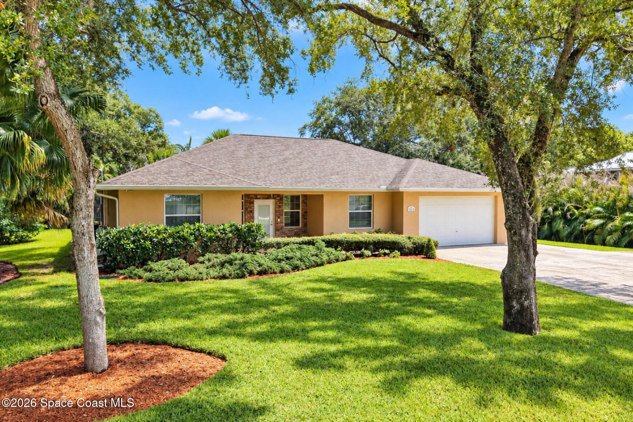 1876 Hedden Place Property Photo 4
