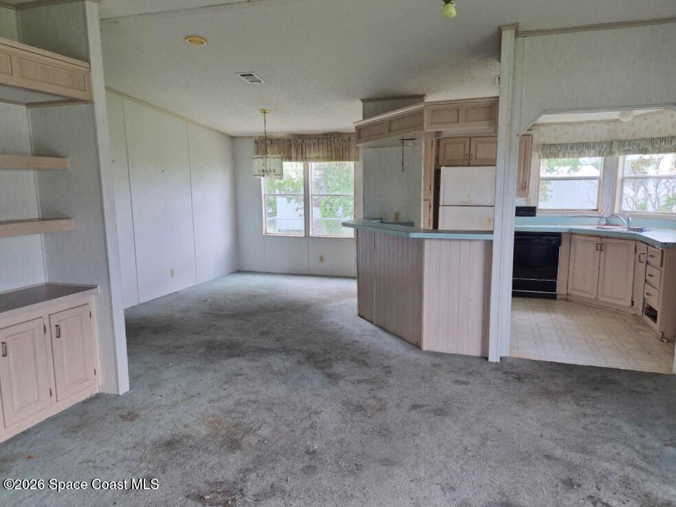 192 Rosewood Drive Property Photo 5