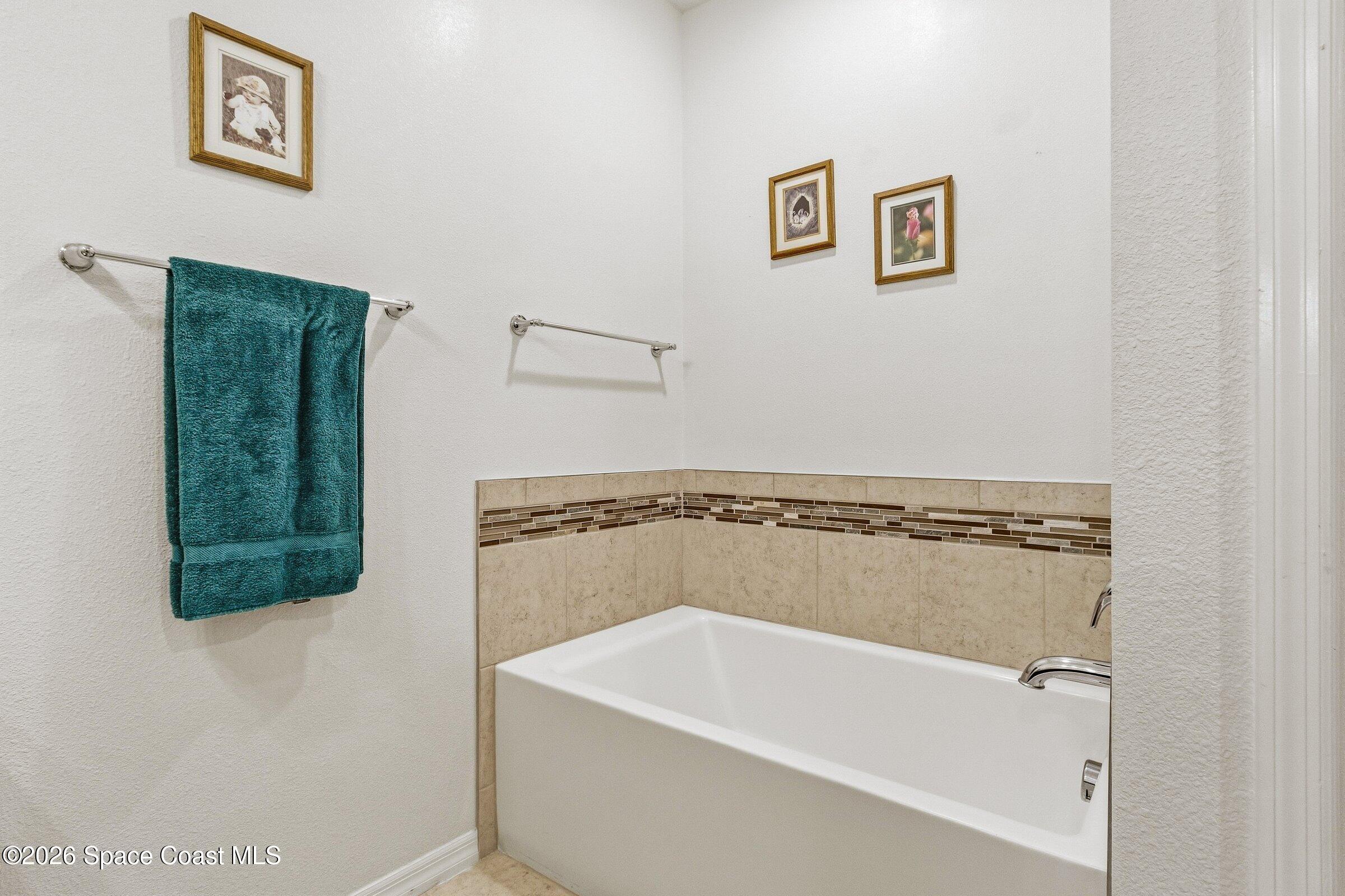 4693 Shannock Avenue Property Photo 16