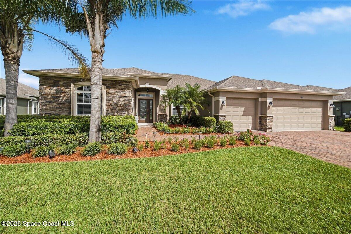 655 Gleneagles Drive Se Property Photo 1