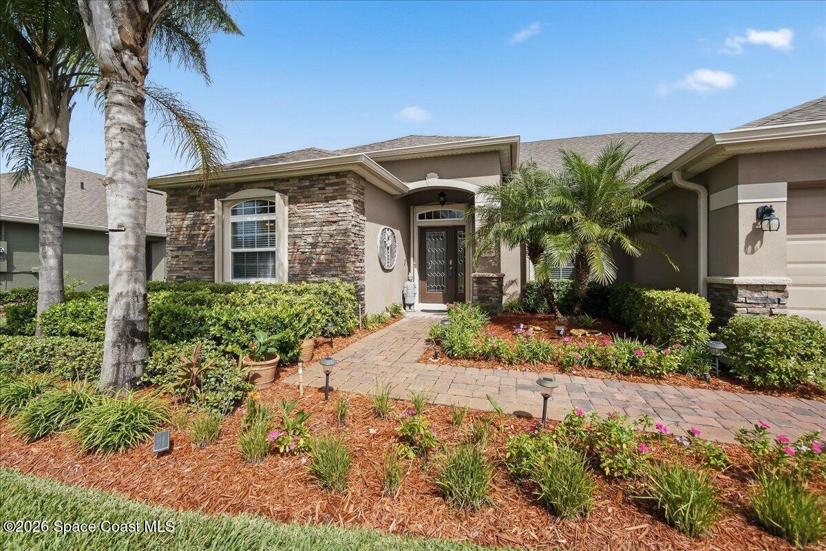 655 Gleneagles Drive Se Property Photo 2