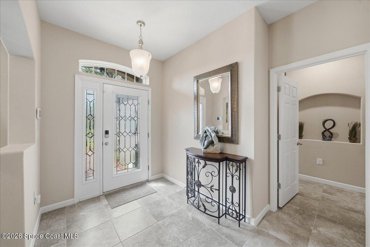 655 Gleneagles Drive Se Property Photo 3