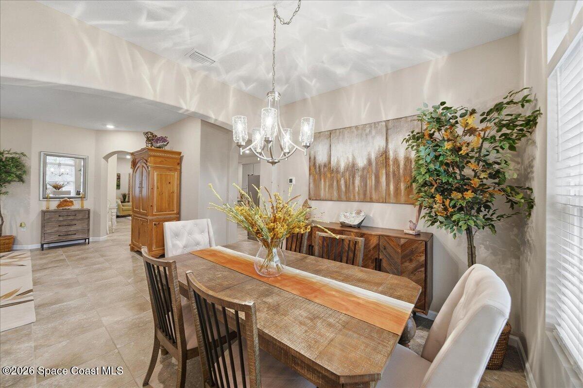 655 Gleneagles Drive Se Property Photo 9
