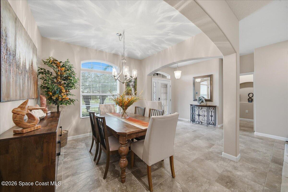 655 Gleneagles Drive Se Property Photo 10