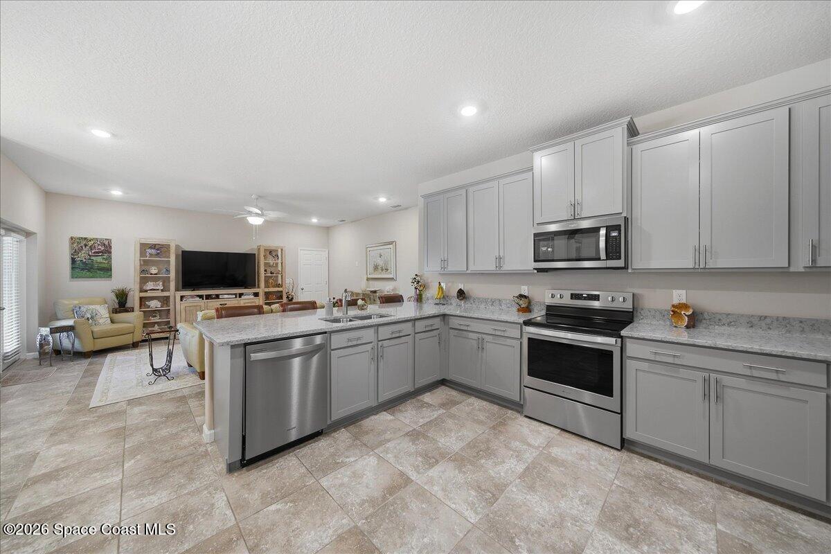 655 Gleneagles Drive Se Property Photo 11