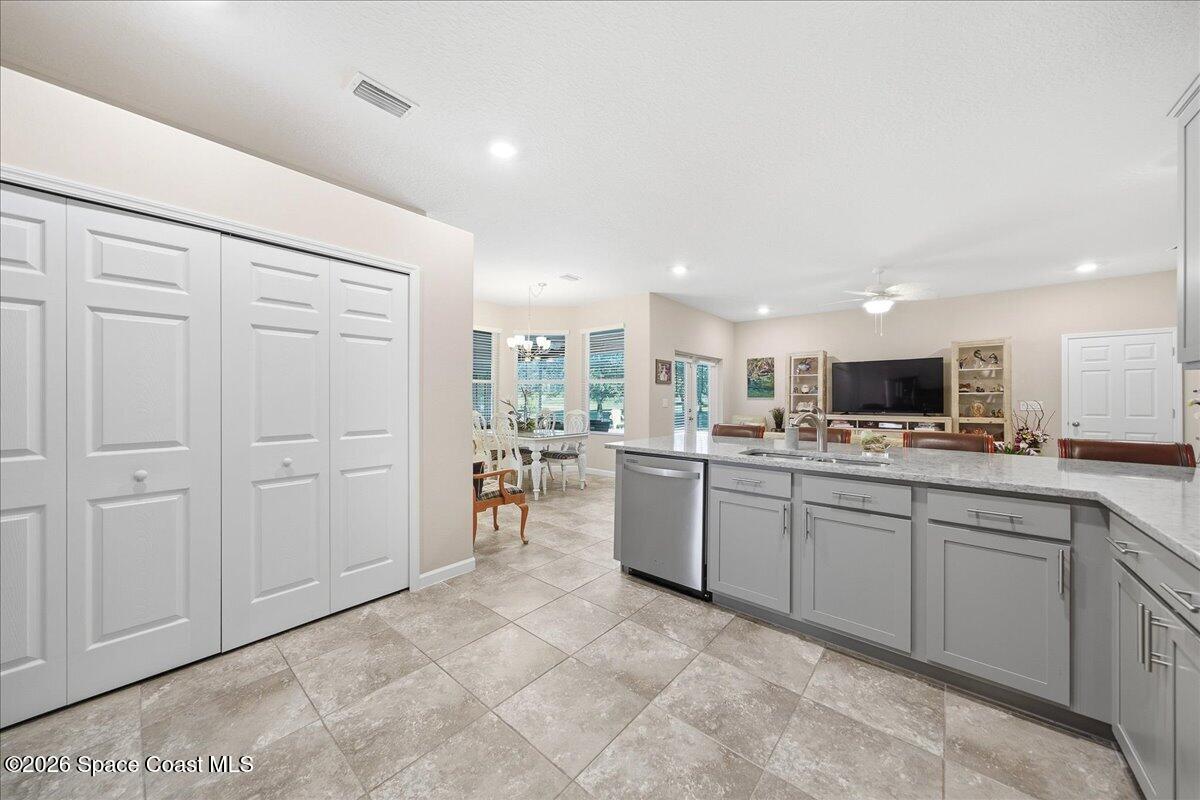 655 Gleneagles Drive Se Property Photo 12