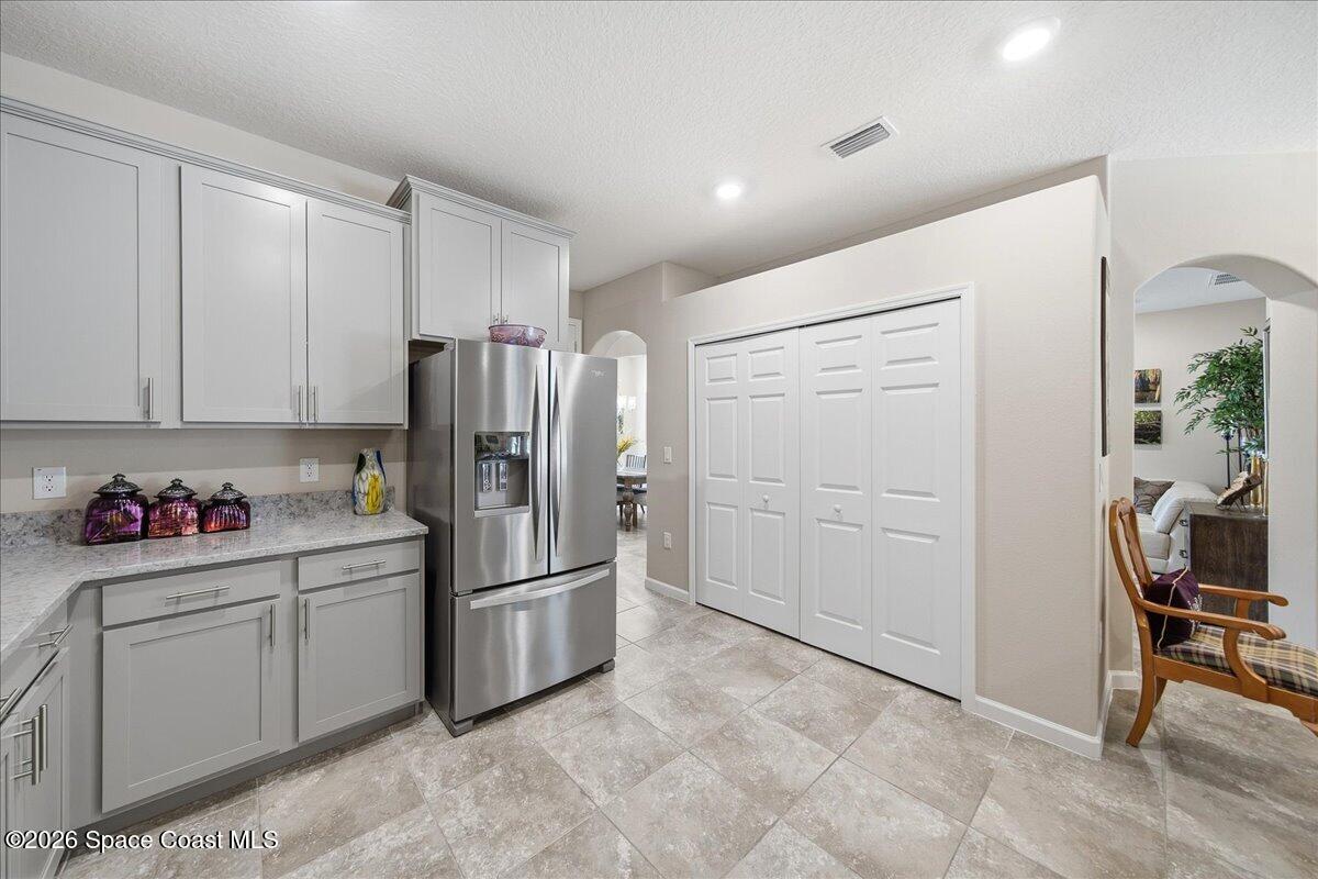 655 Gleneagles Drive Se Property Photo 13