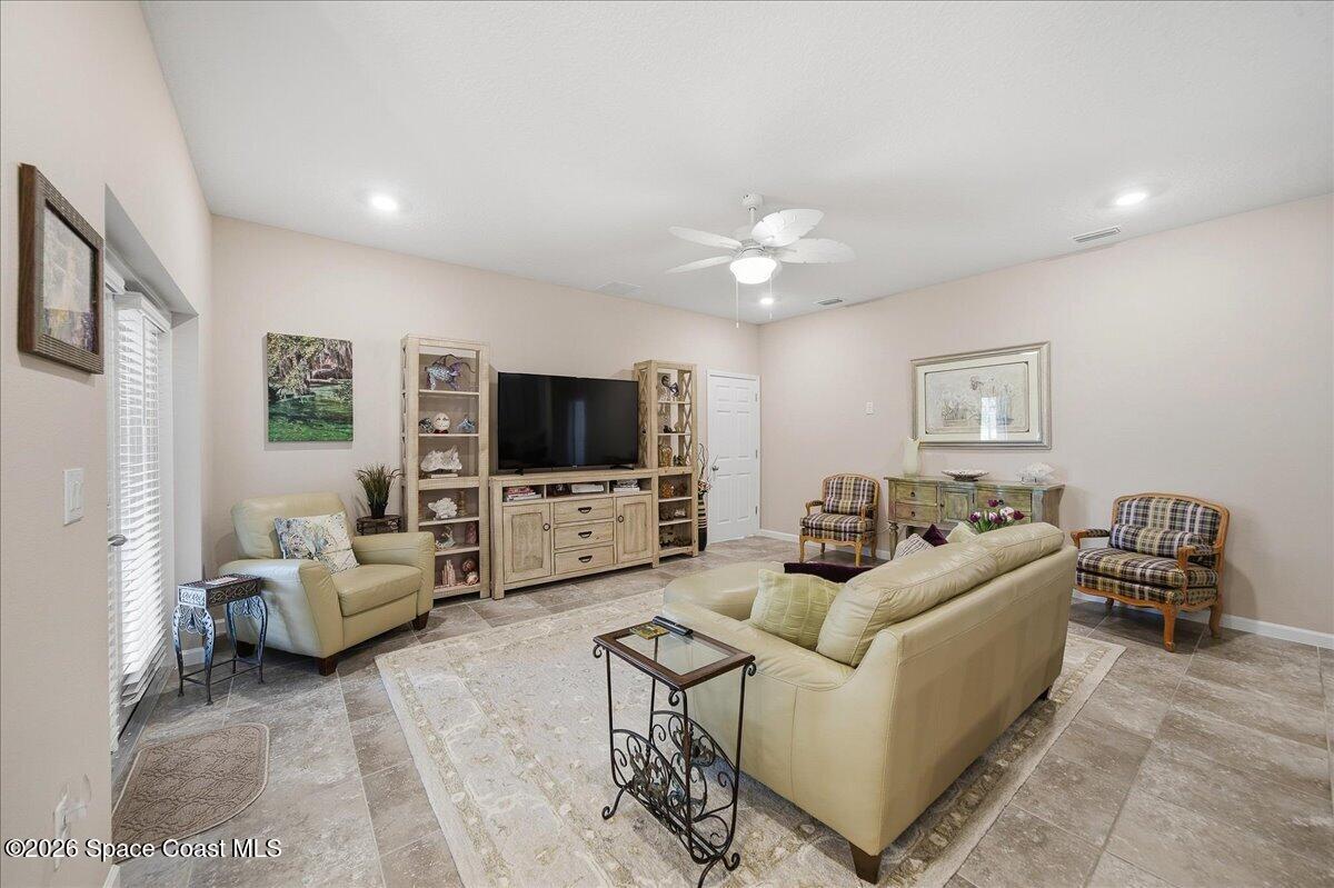 655 Gleneagles Drive Se Property Photo 17