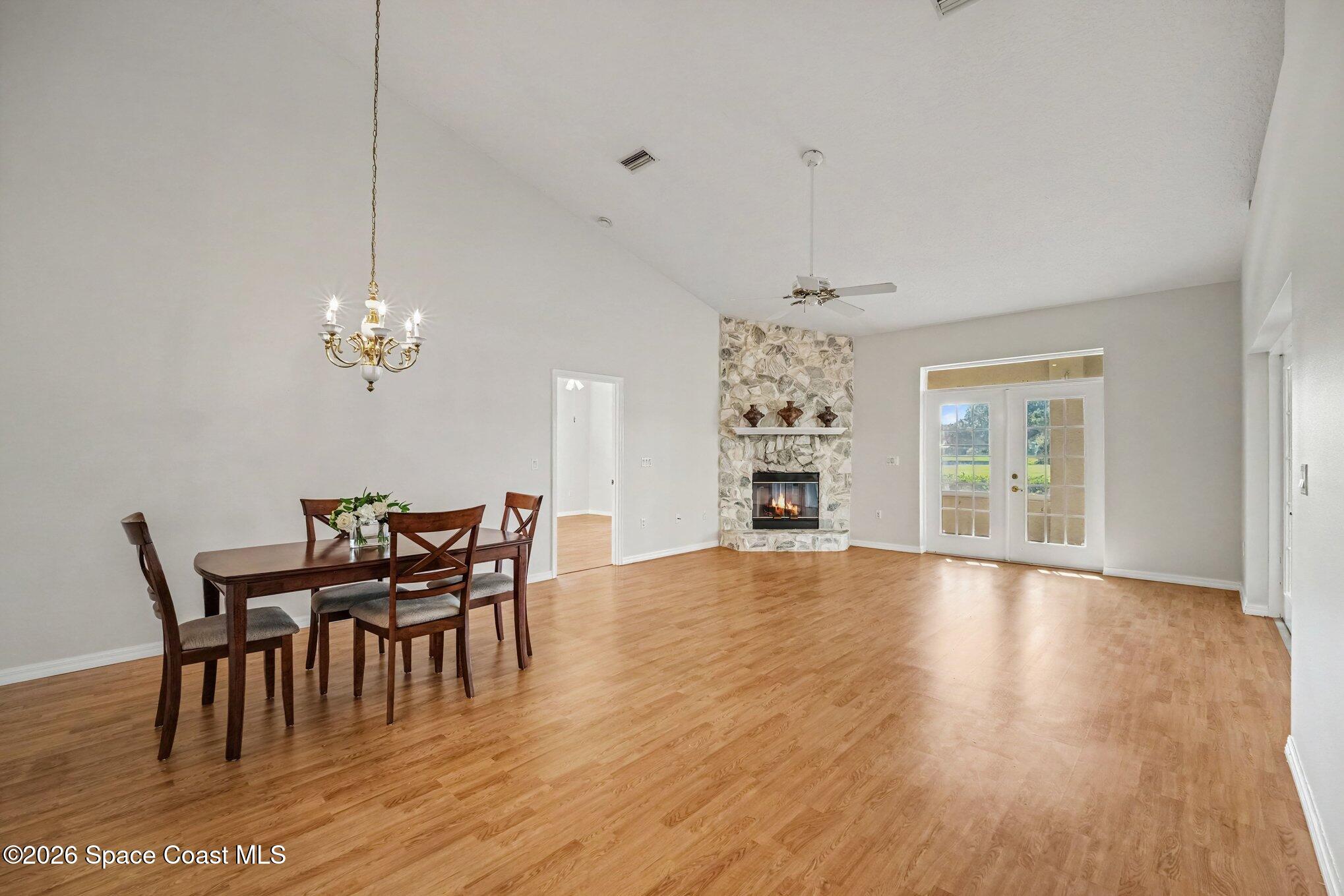 455 Willowgreen Lane Property Photo 6