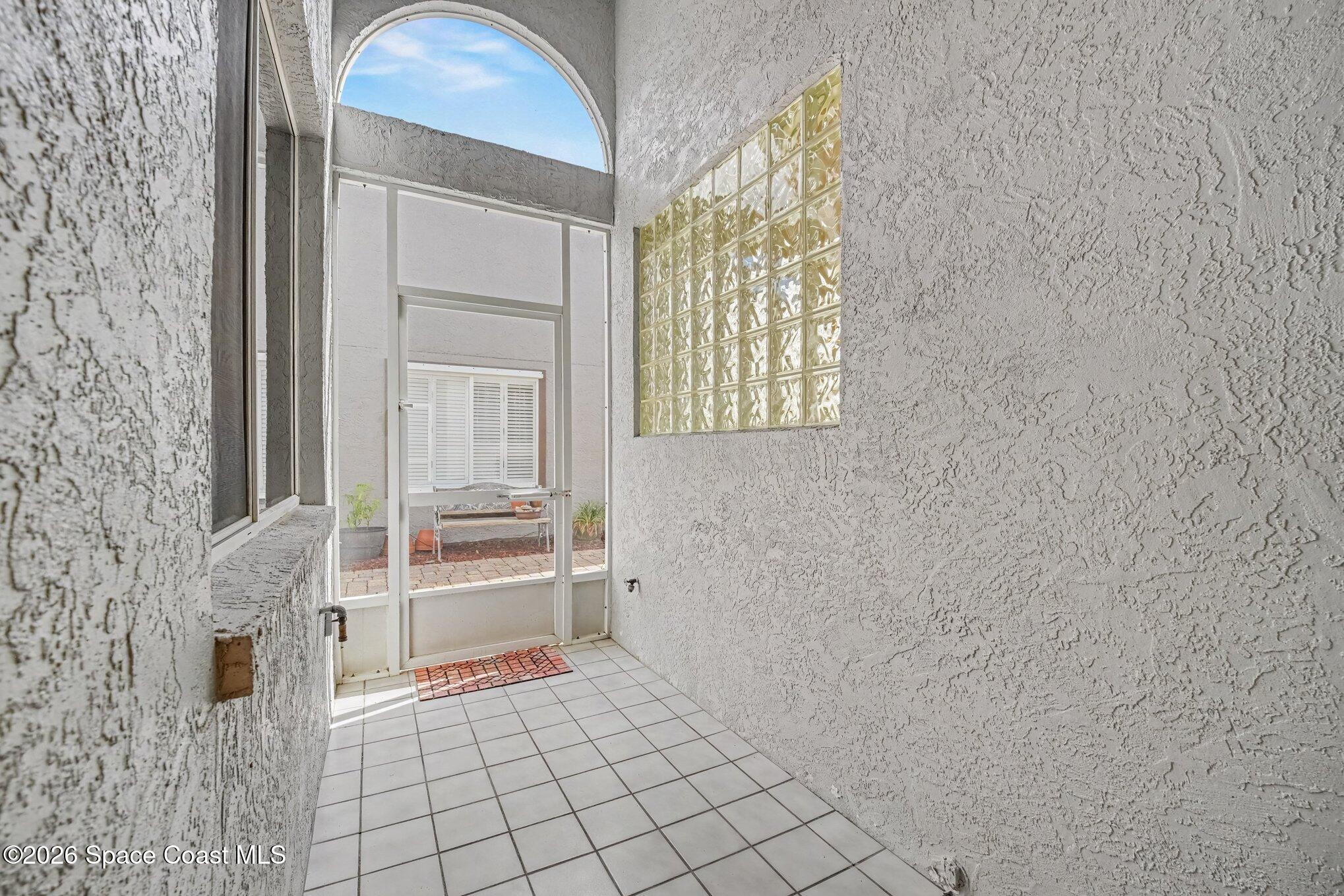 455 Willowgreen Lane Property Photo 12