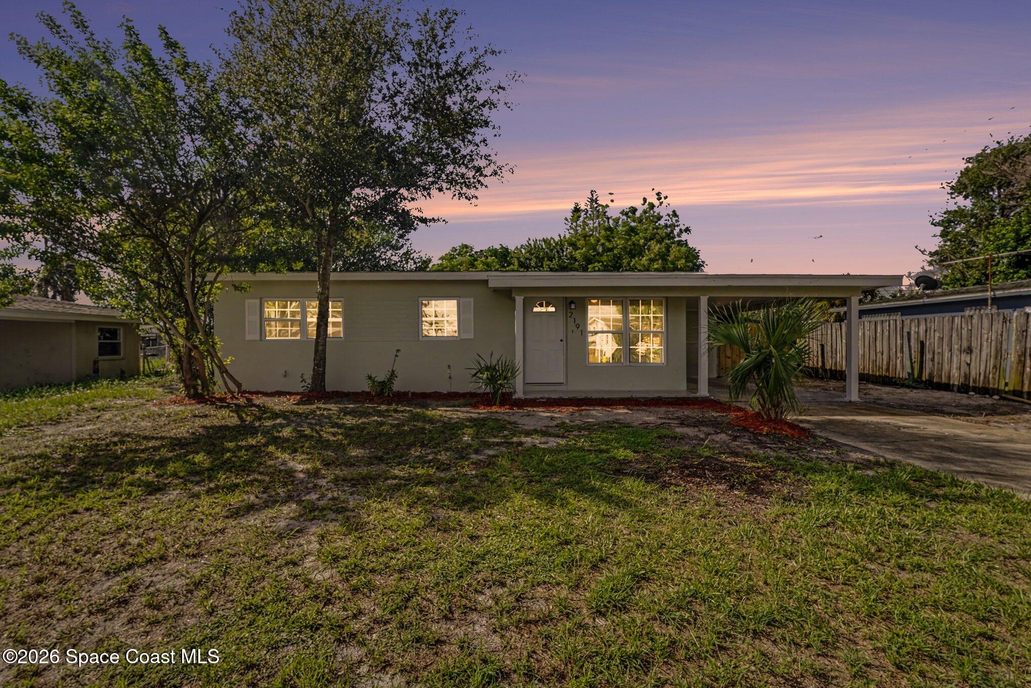 2191 Smathers Circle N Property Photo 4