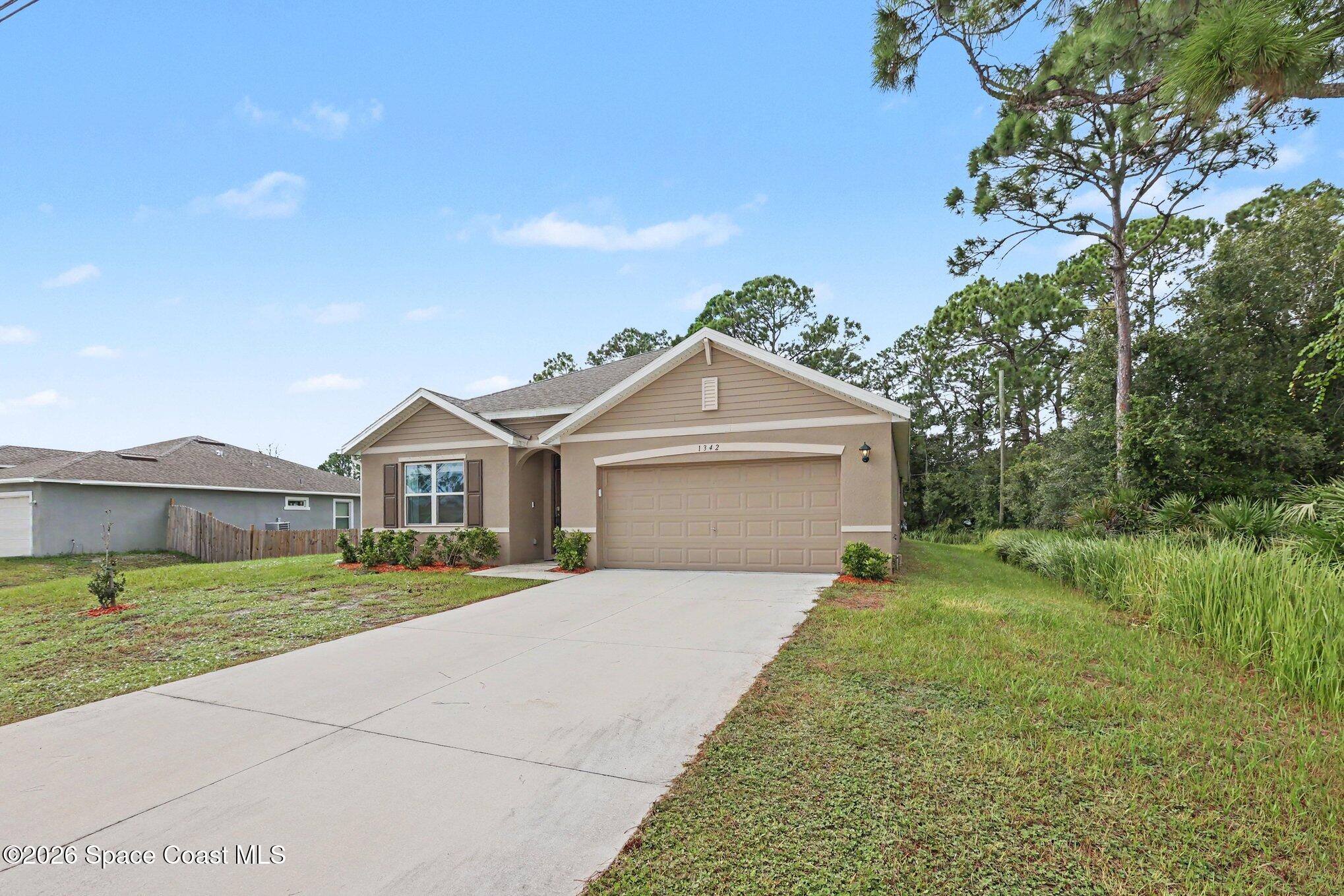 1342 Jupiter Boulevard Nw Property Photo 3