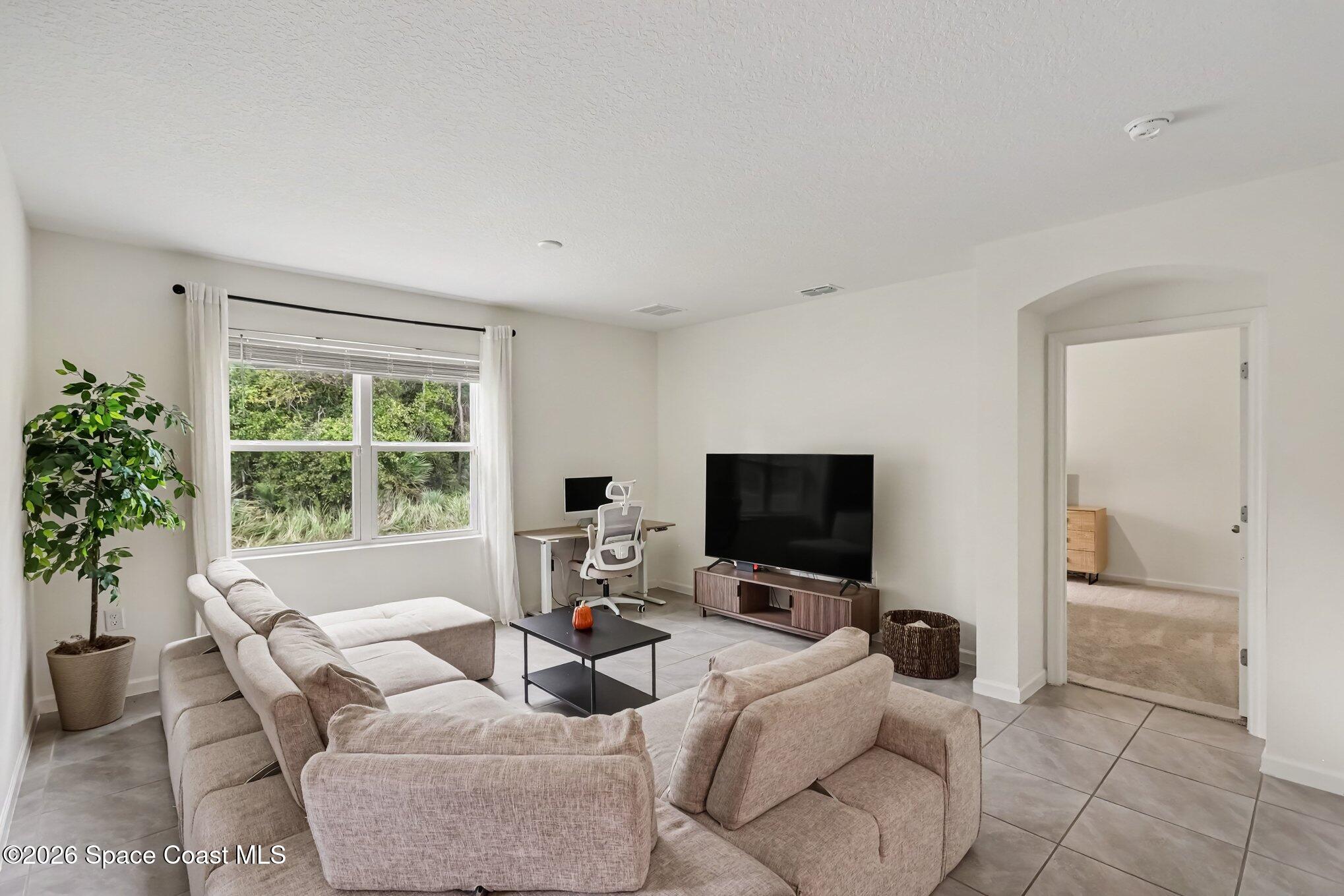 1342 Jupiter Boulevard Nw Property Photo 6