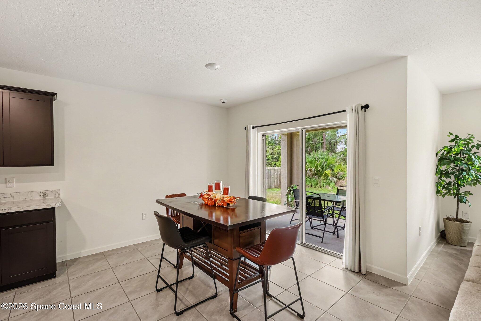 1342 Jupiter Boulevard Nw Property Photo 9
