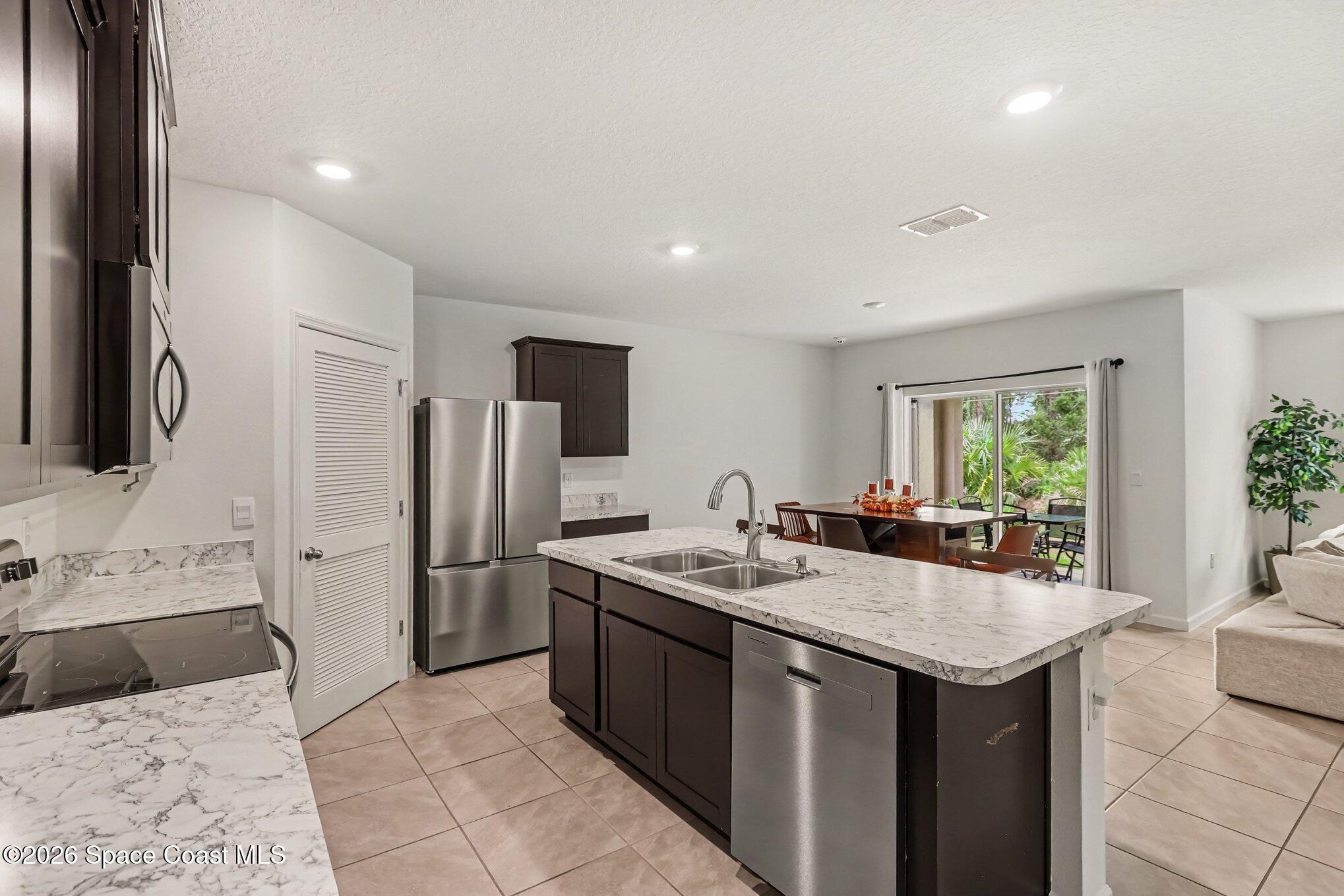 1342 Jupiter Boulevard Nw Property Photo 12