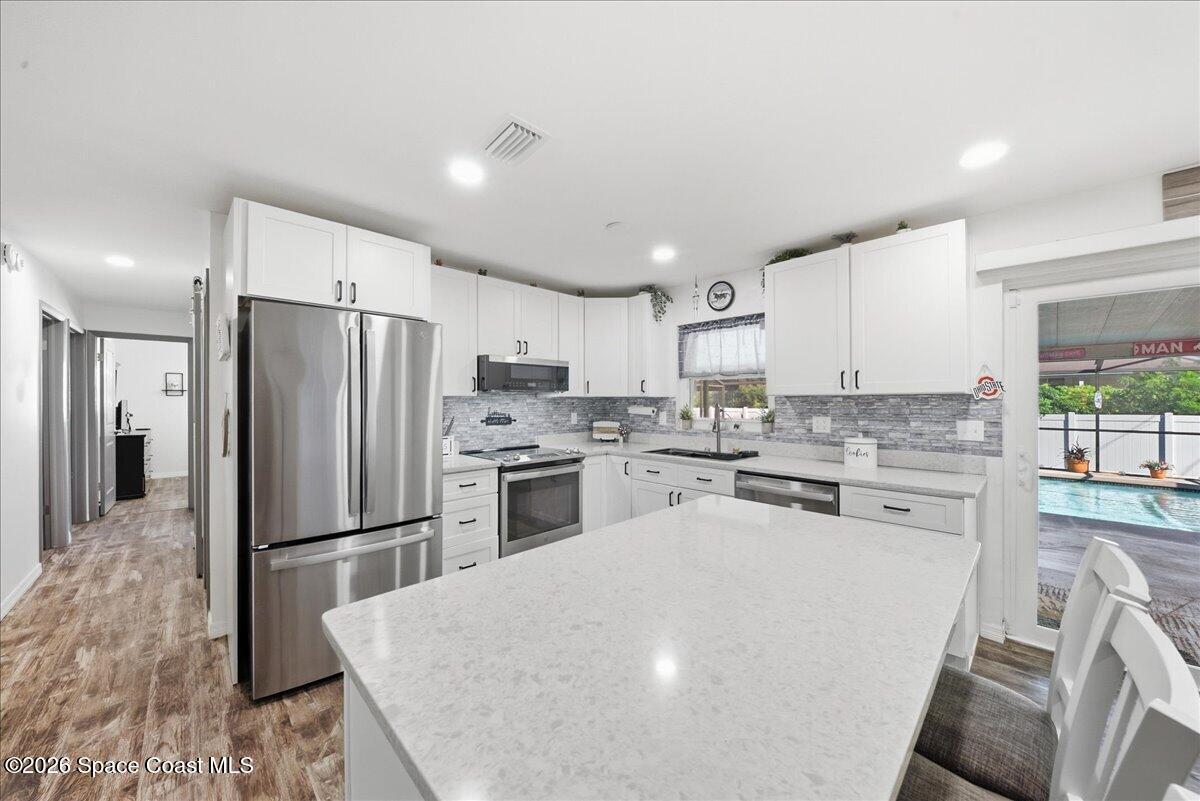 1320 Johns Circle Property Photo 8