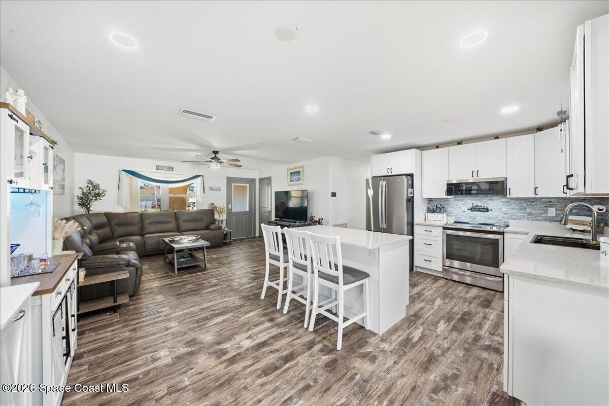 1320 Johns Circle Property Photo 12