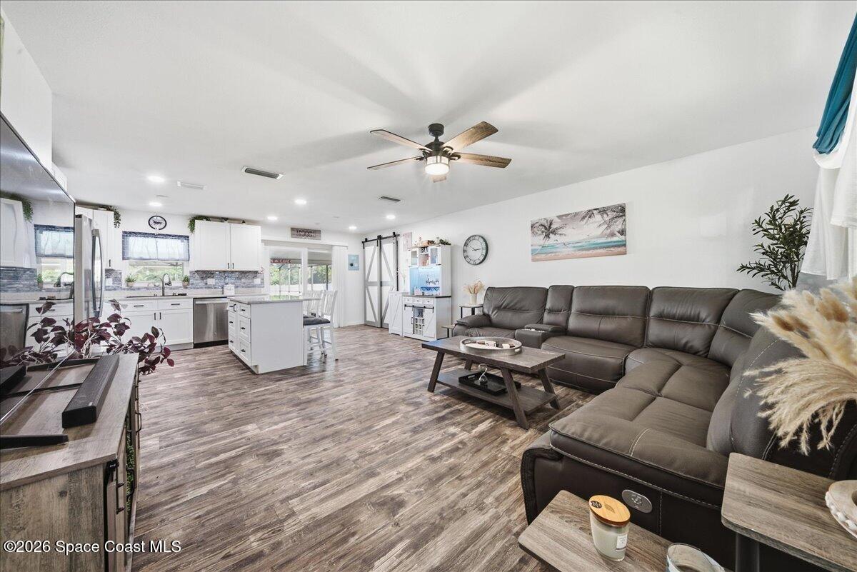 1320 Johns Circle Property Photo 15