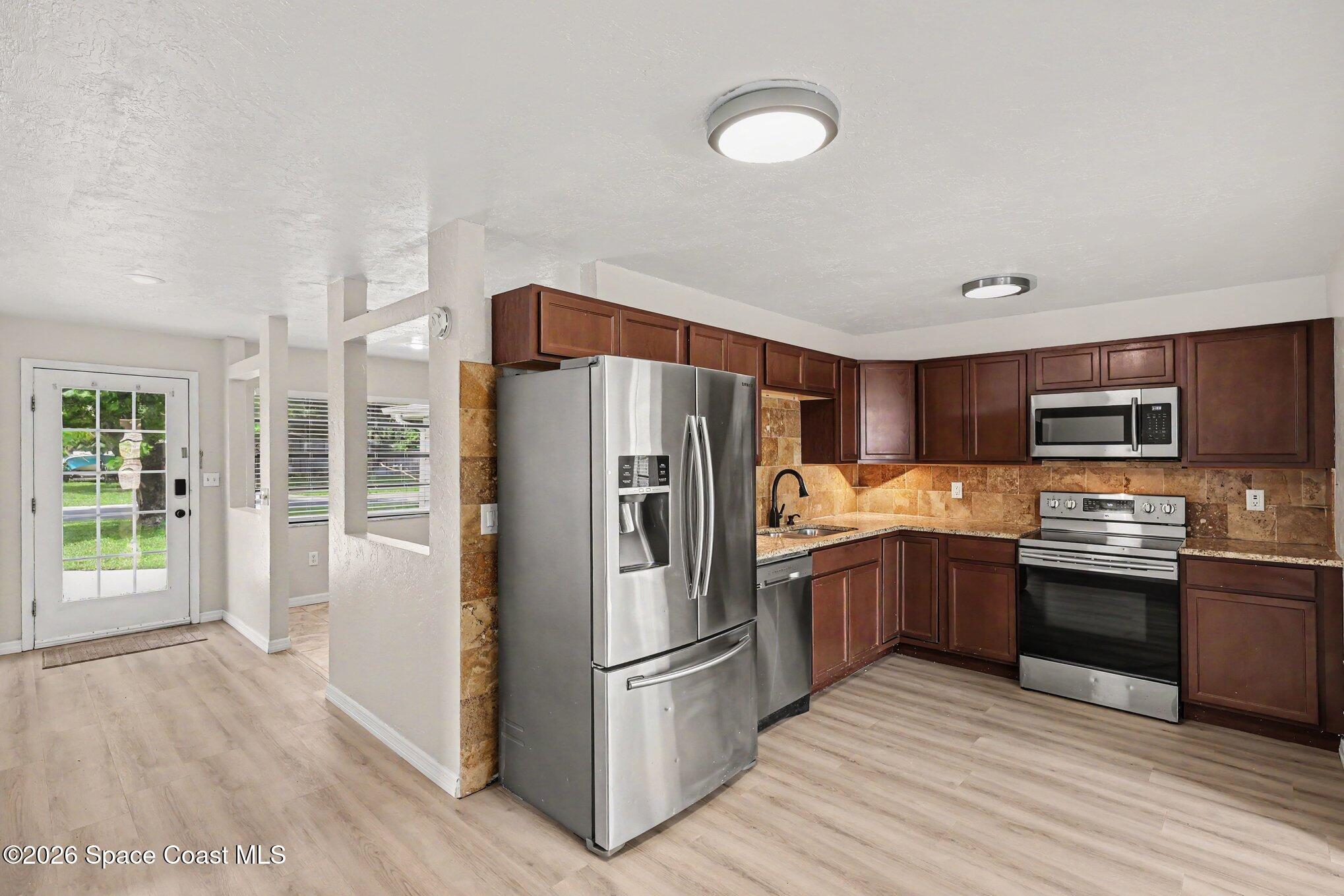 1909 Oakwood Drive Property Photo 9