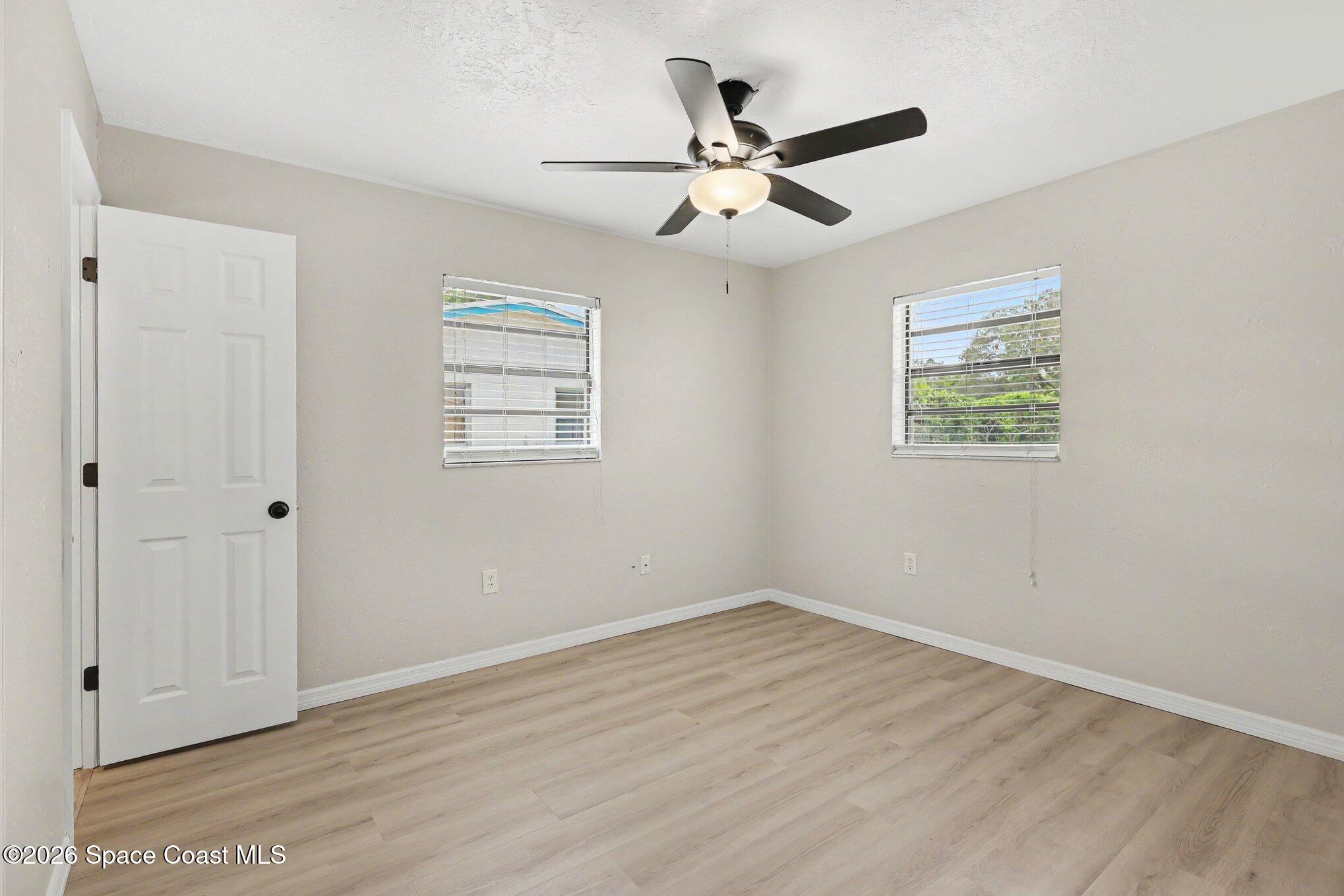 1909 Oakwood Drive Property Photo 11
