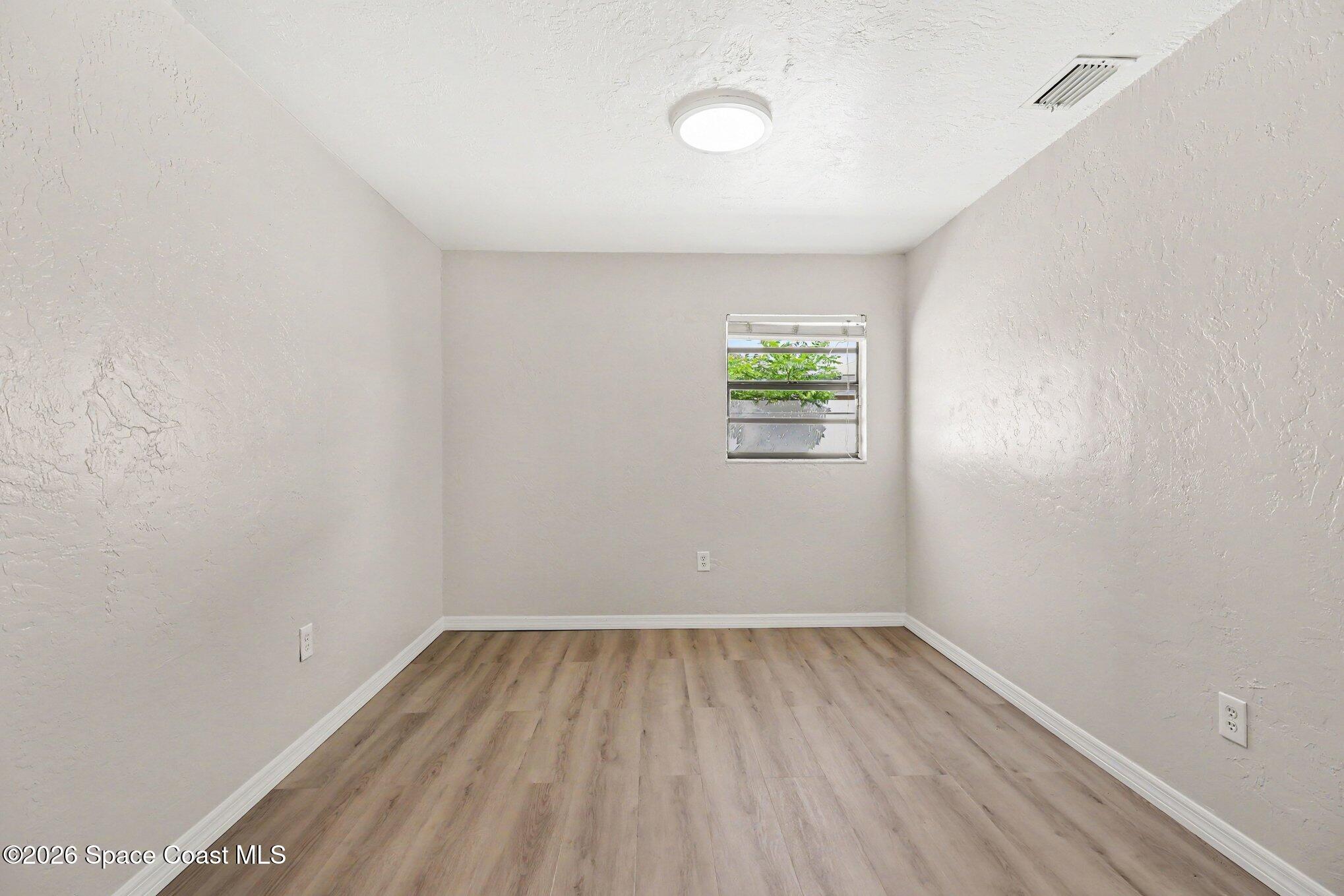 1909 Oakwood Drive Property Photo 15