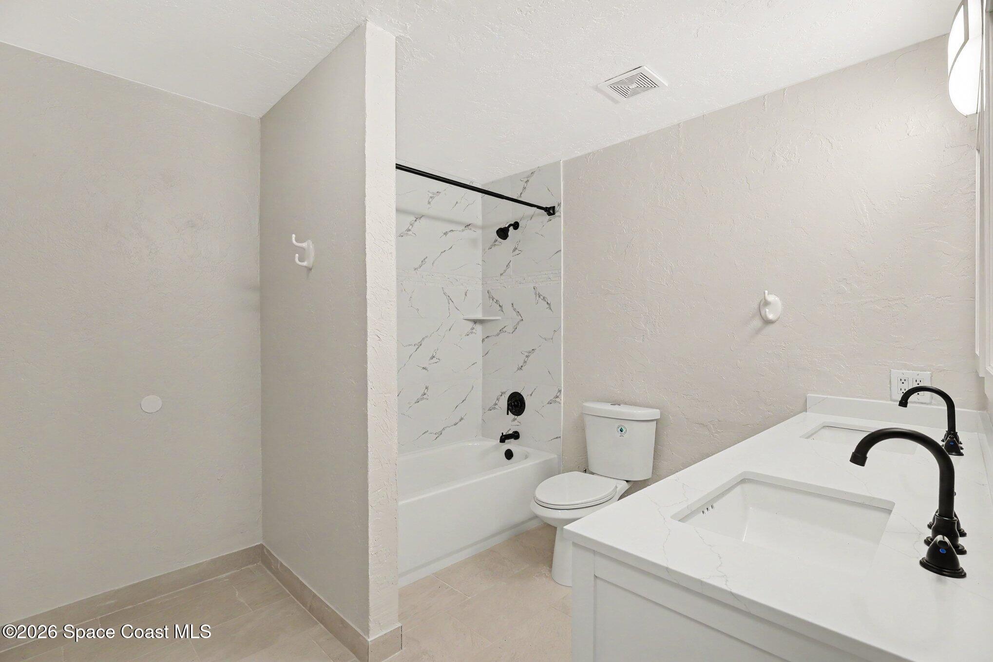 1909 Oakwood Drive Property Photo 18
