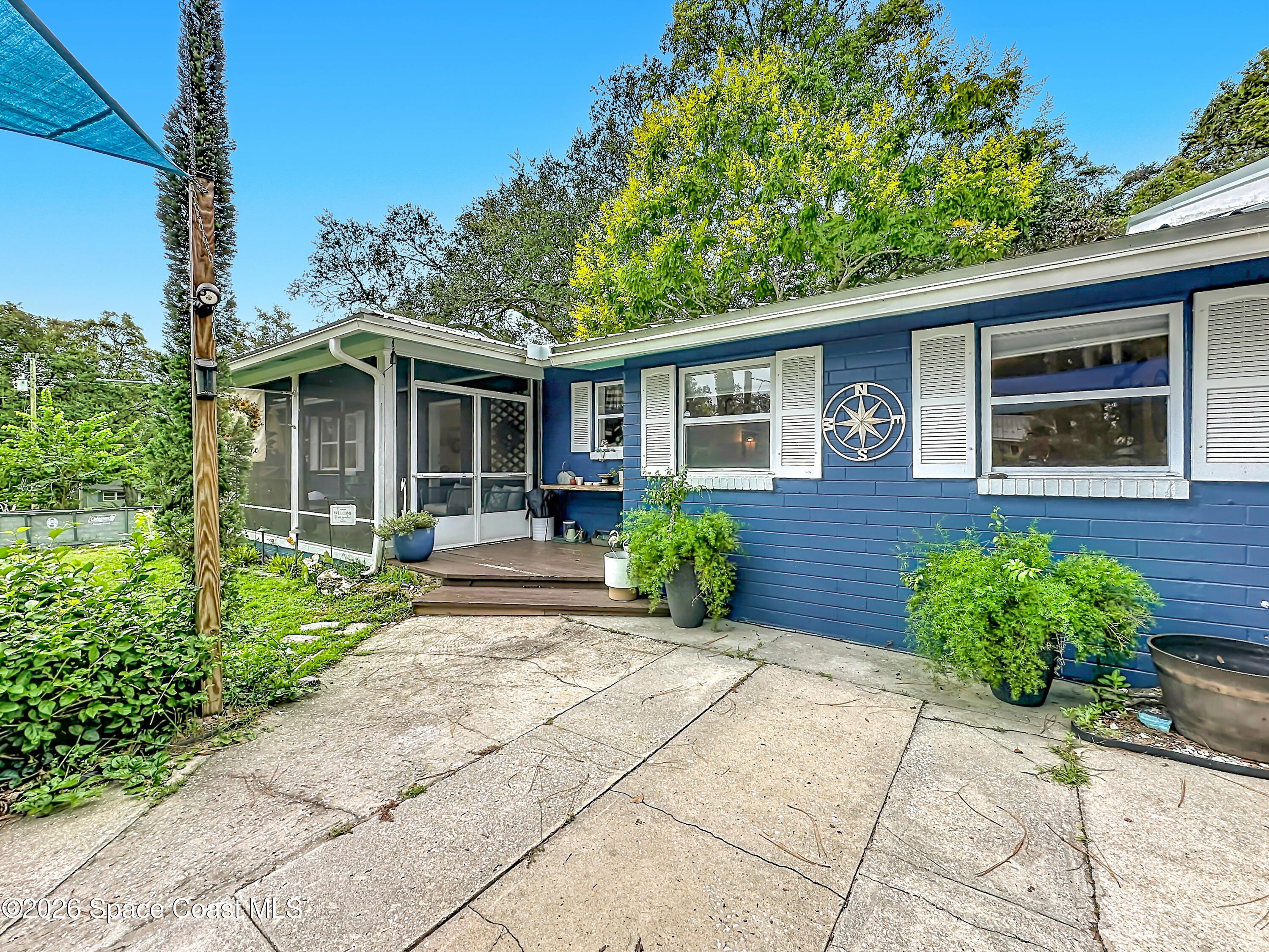 560 Live Oak Avenue Property Photo 5