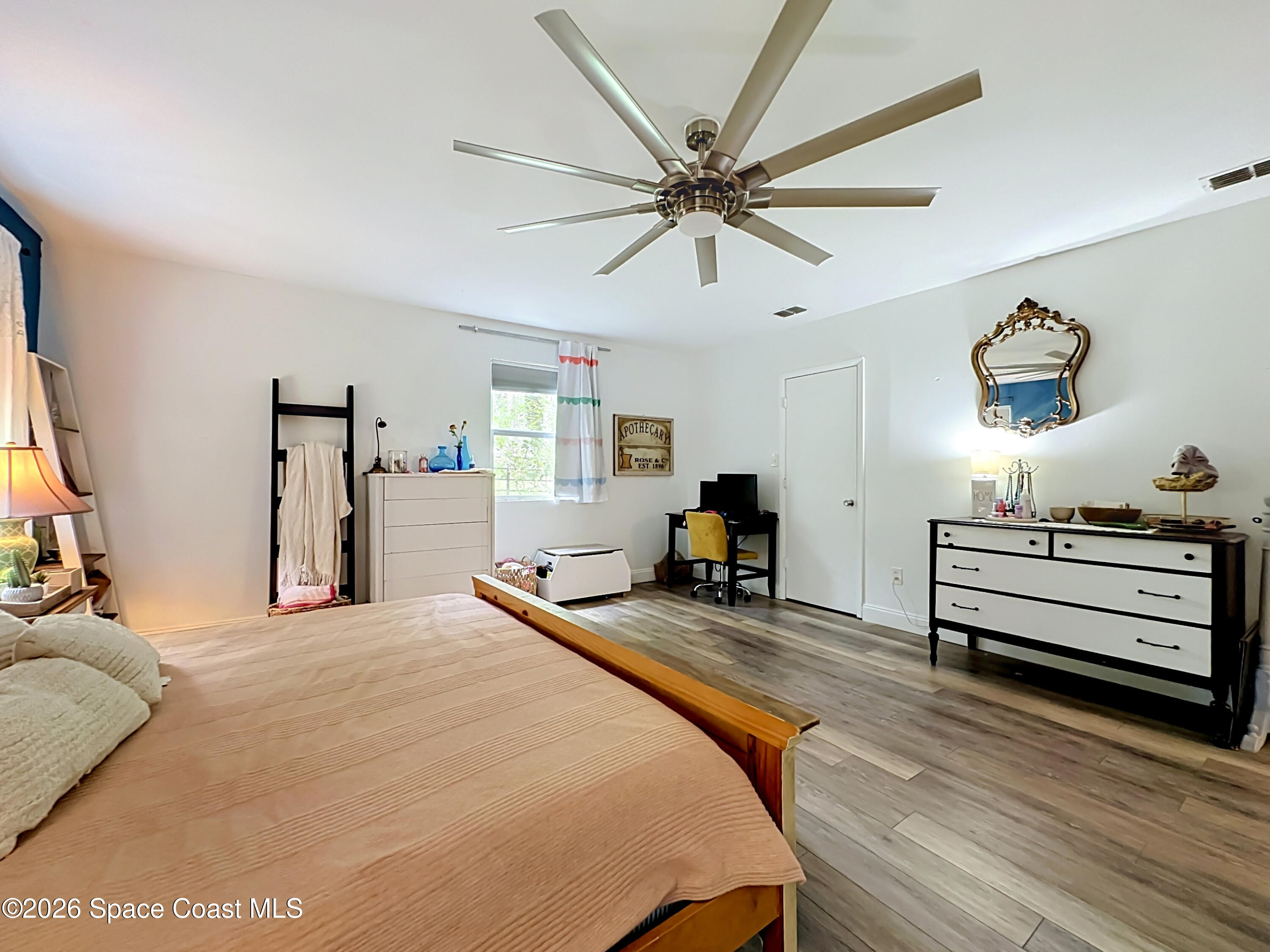 560 Live Oak Avenue Property Photo 20