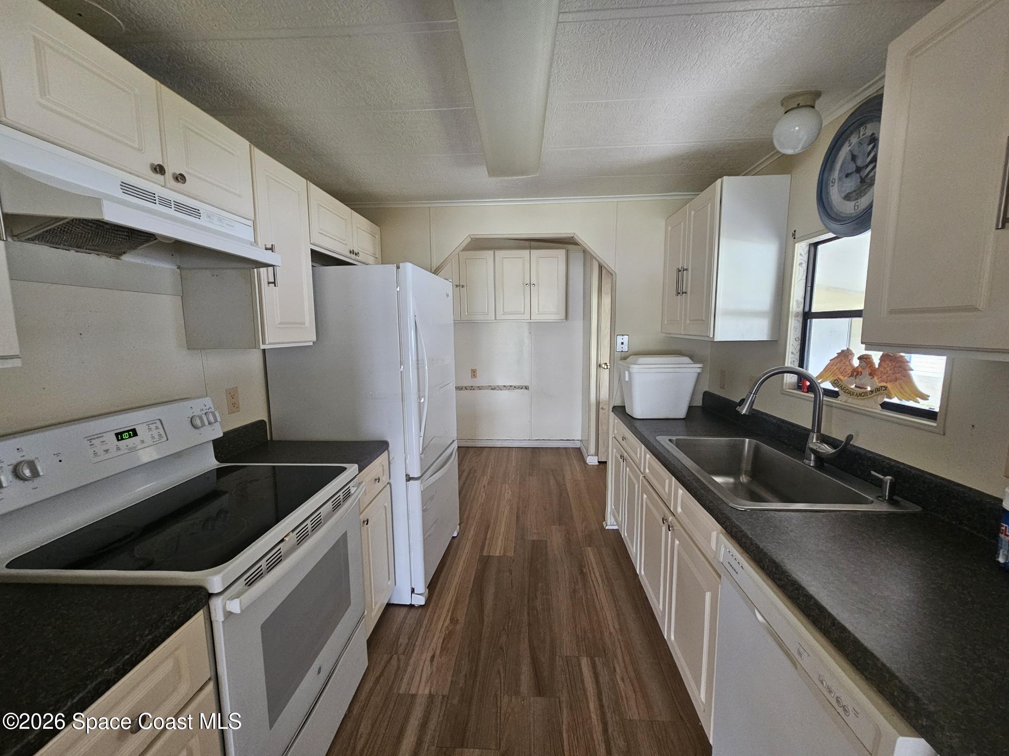 1302 Waterway Drive Property Photo 8