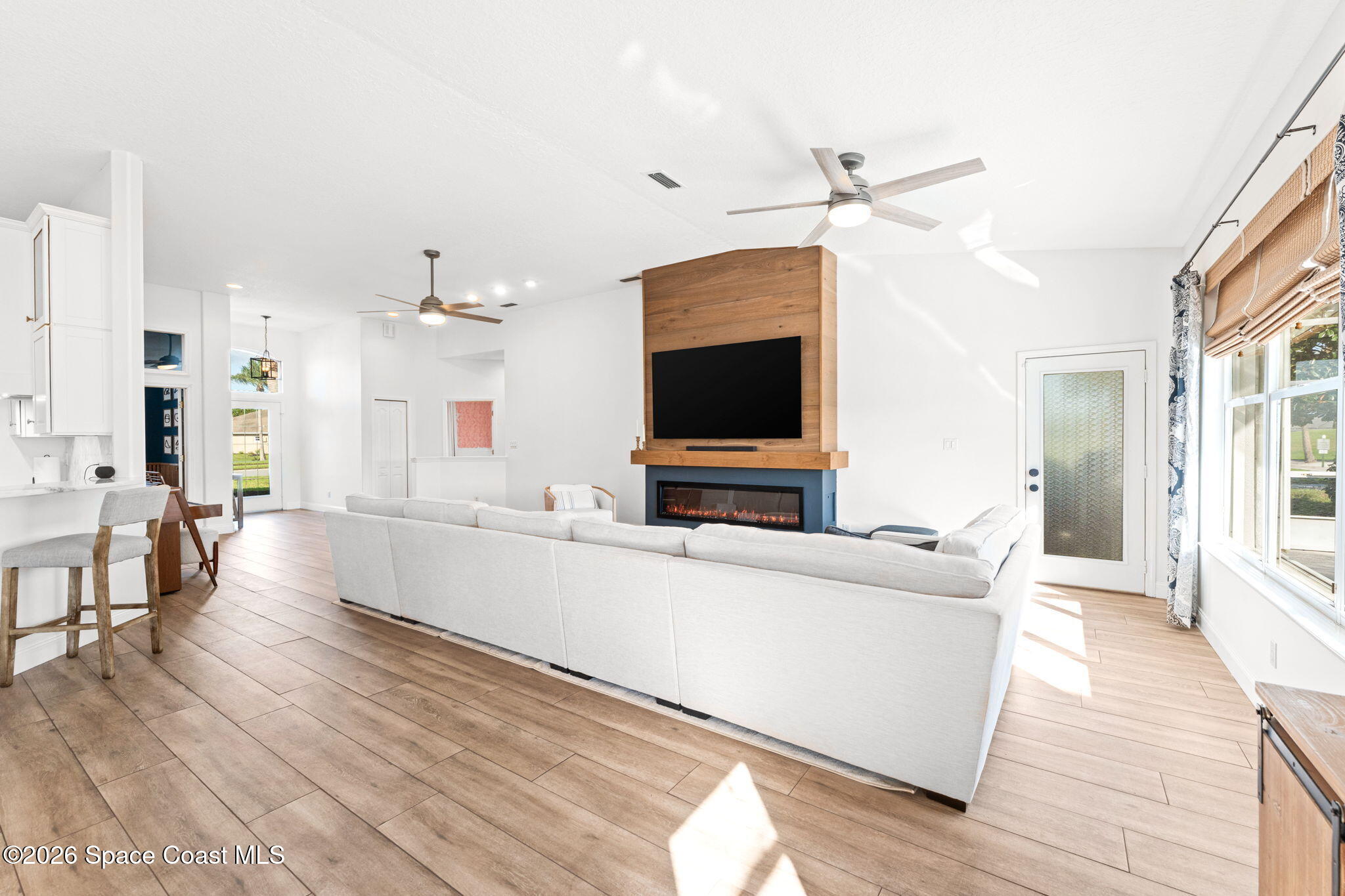 2639 Canterbury Circle Property Photo 15