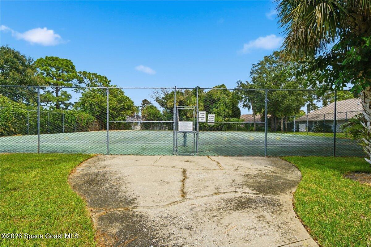 752 Players Court Property Photo 33