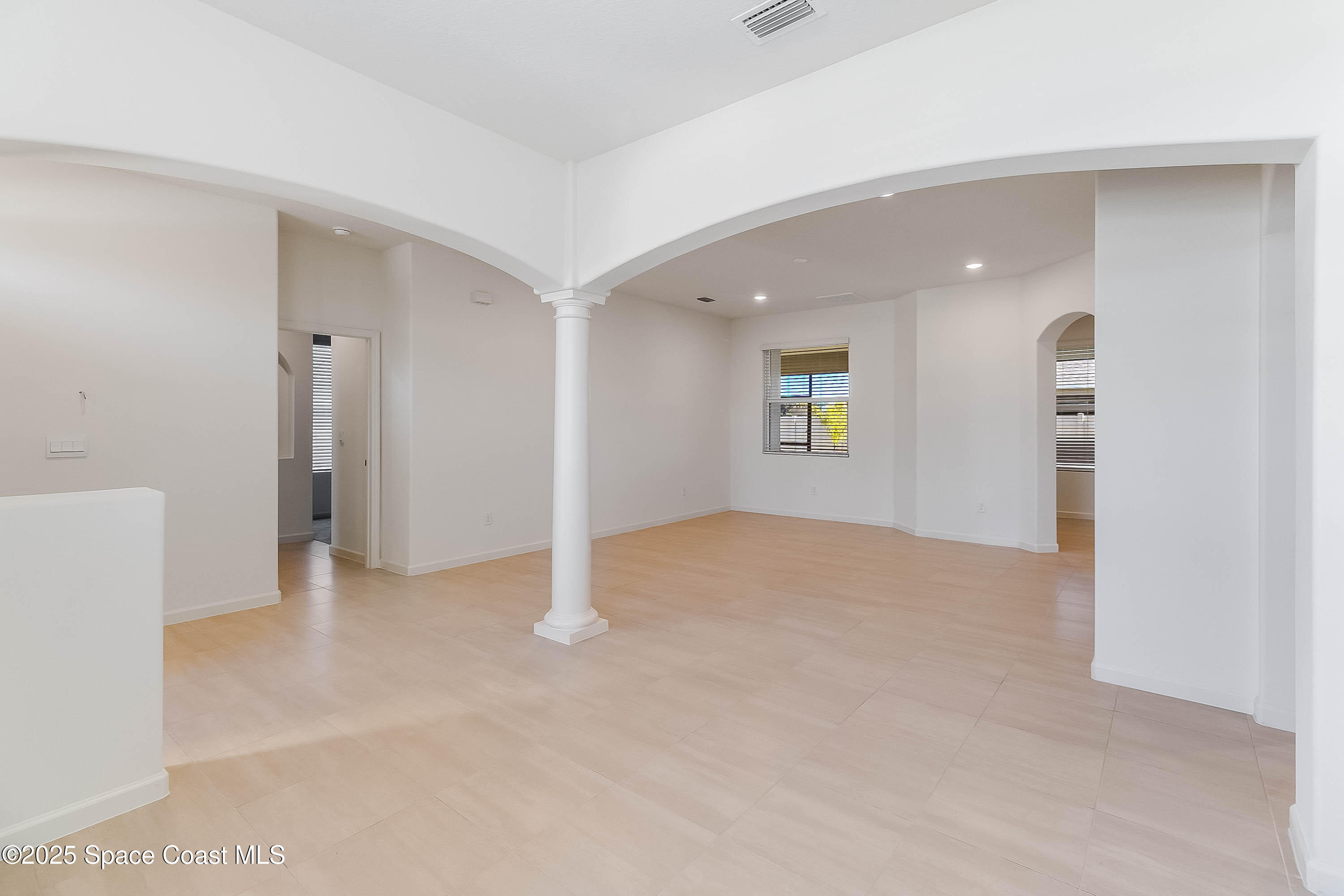 7075 Serpentine Court Property Photo 8