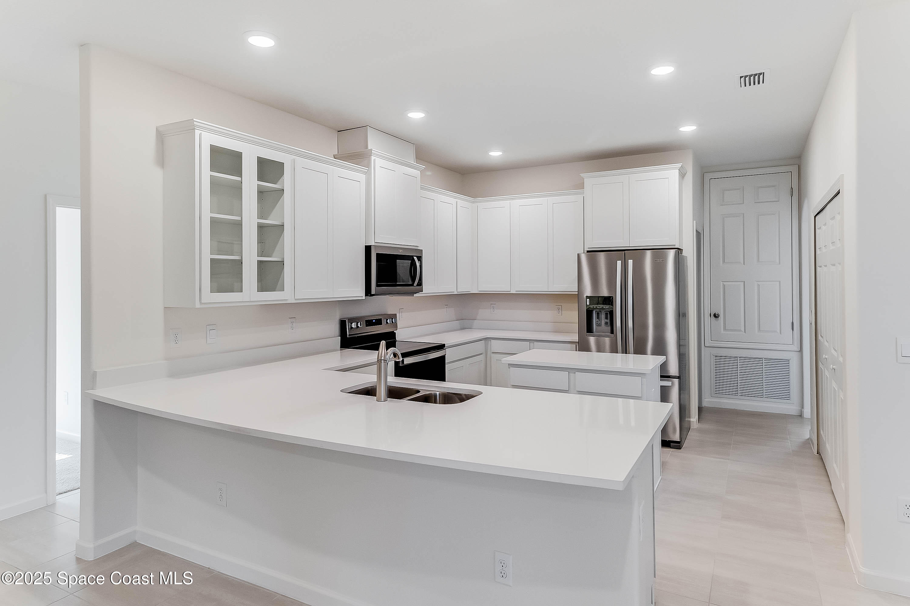 7075 Serpentine Court Property Photo 10