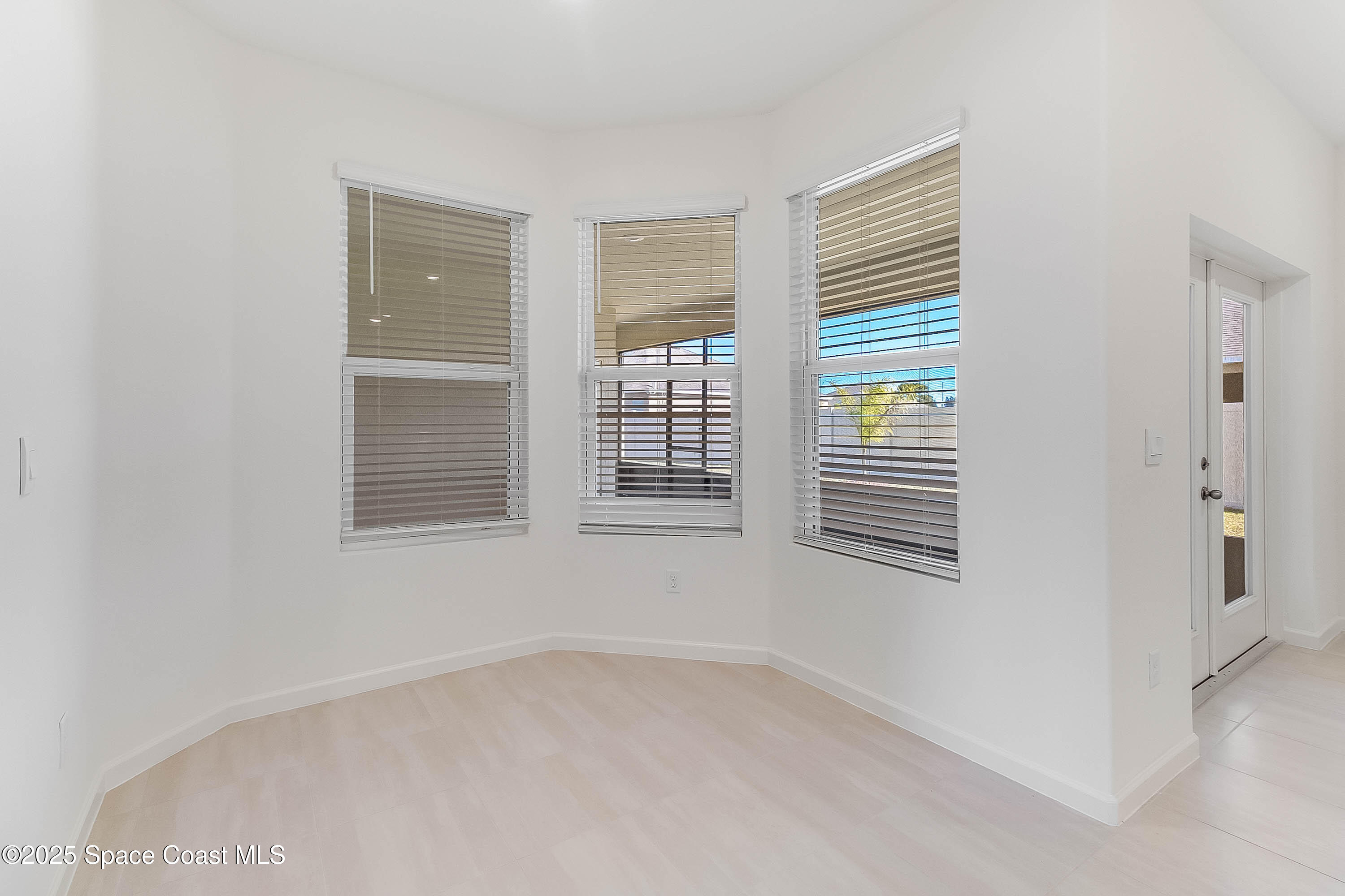 7075 Serpentine Court Property Photo 13
