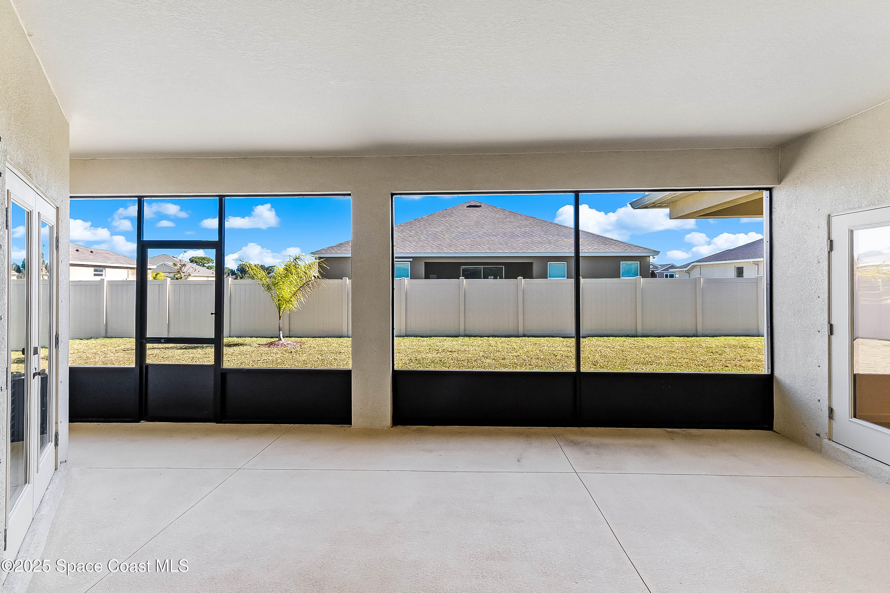 7075 Serpentine Court Property Photo 28