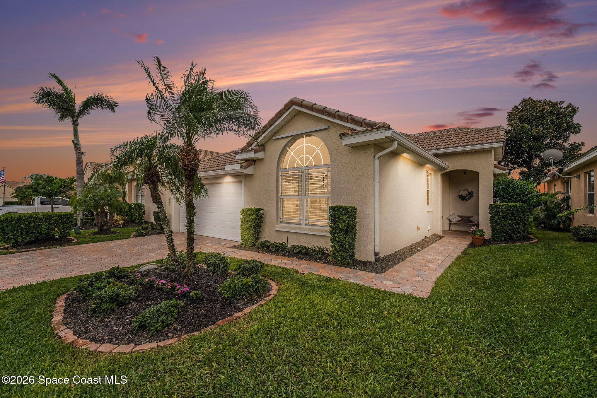 900 Glen Abbey Way Property Photo 1