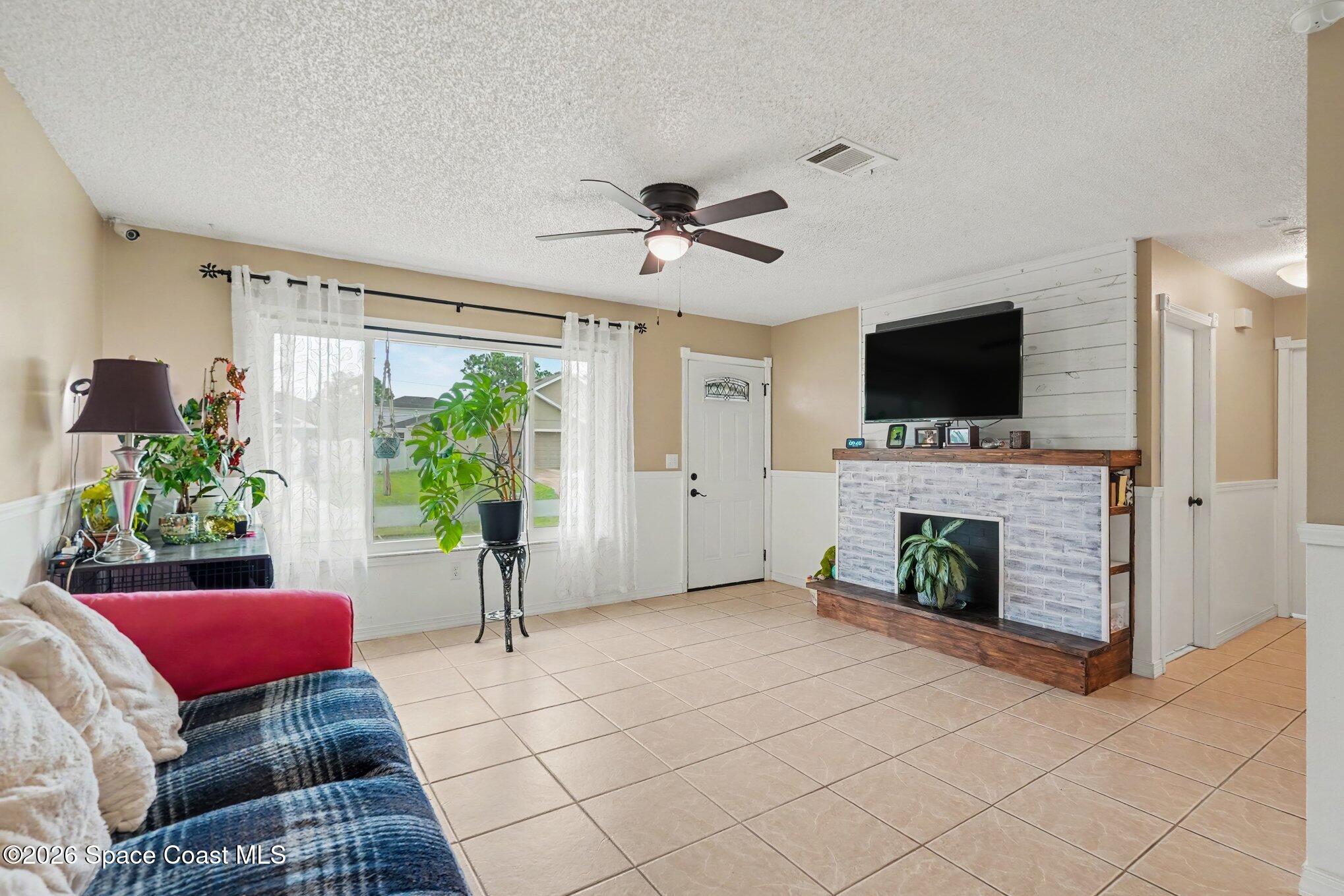 966 Cotorro Road Se Property Photo 4