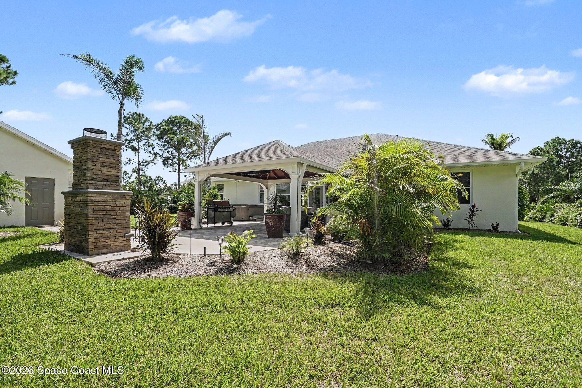 7119 Hacienda Drive Property Photo 4