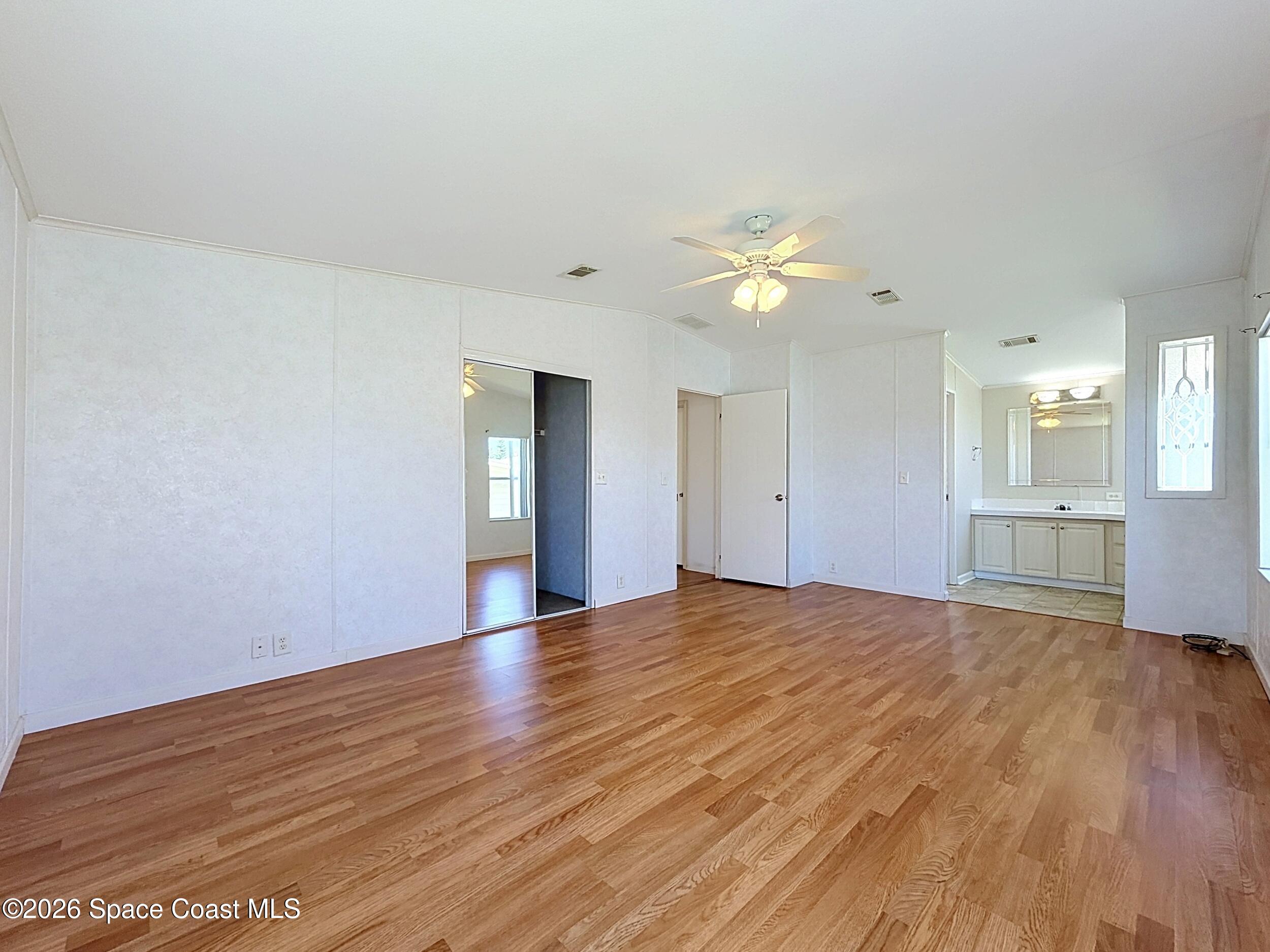 646 Periwinkle Circle Property Photo 7