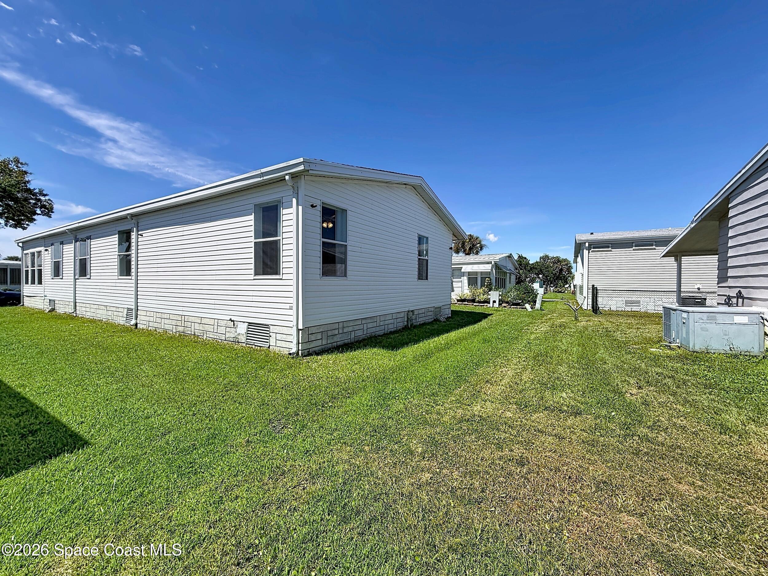 646 Periwinkle Circle Property Photo 15