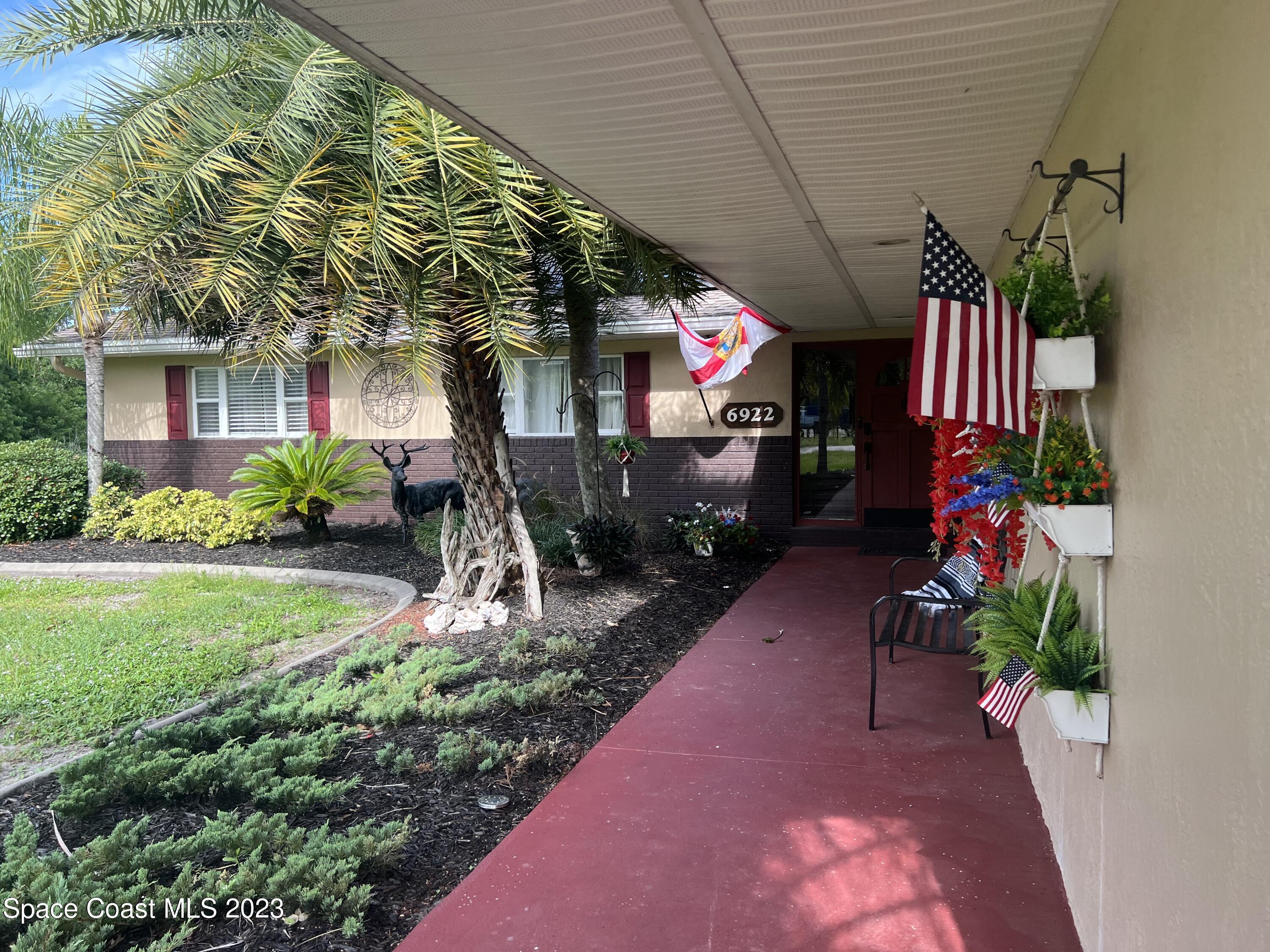 6922 Babcock Street Se Property Photo 2