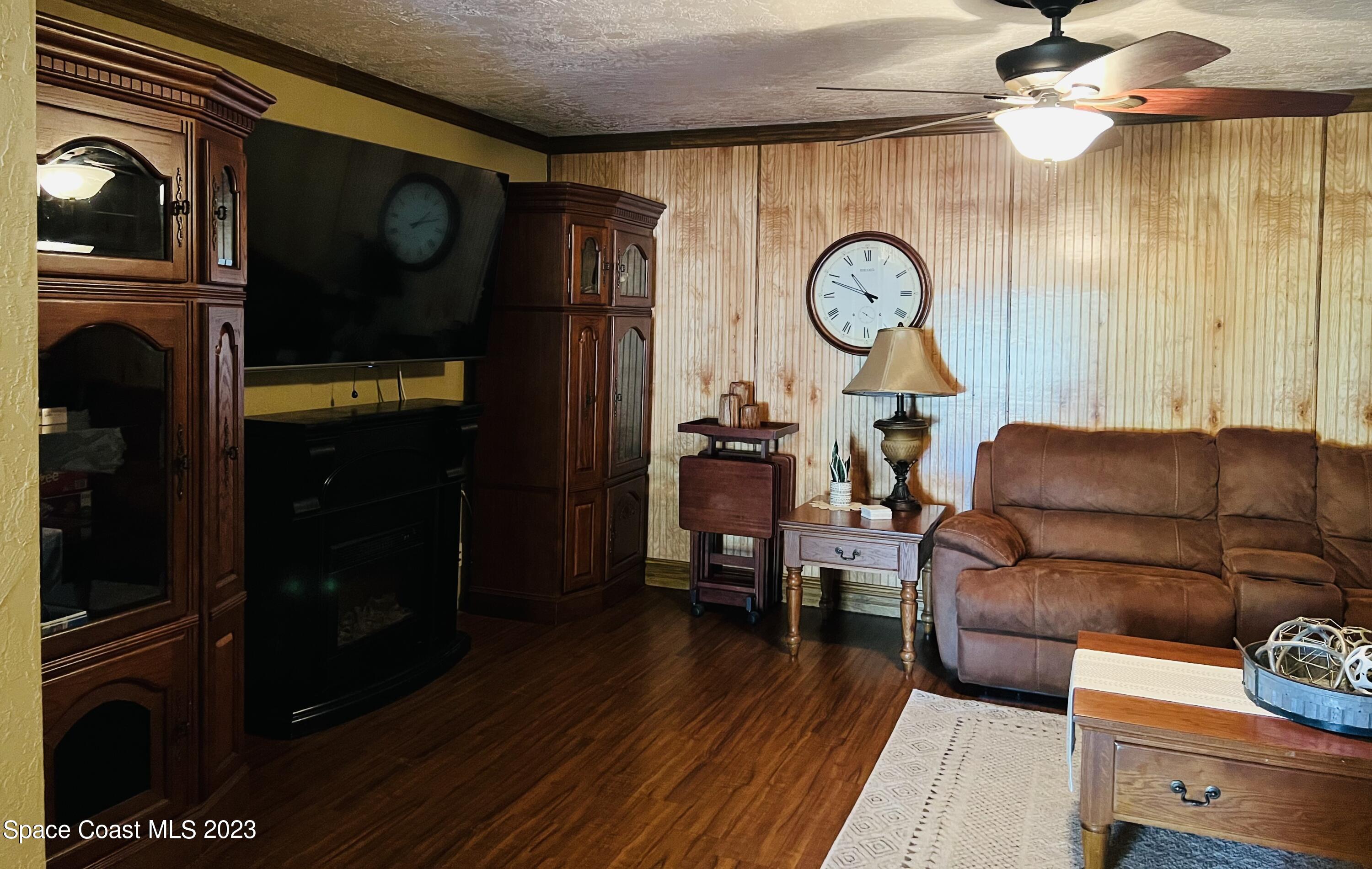 6922 Babcock Street Se Property Photo 23