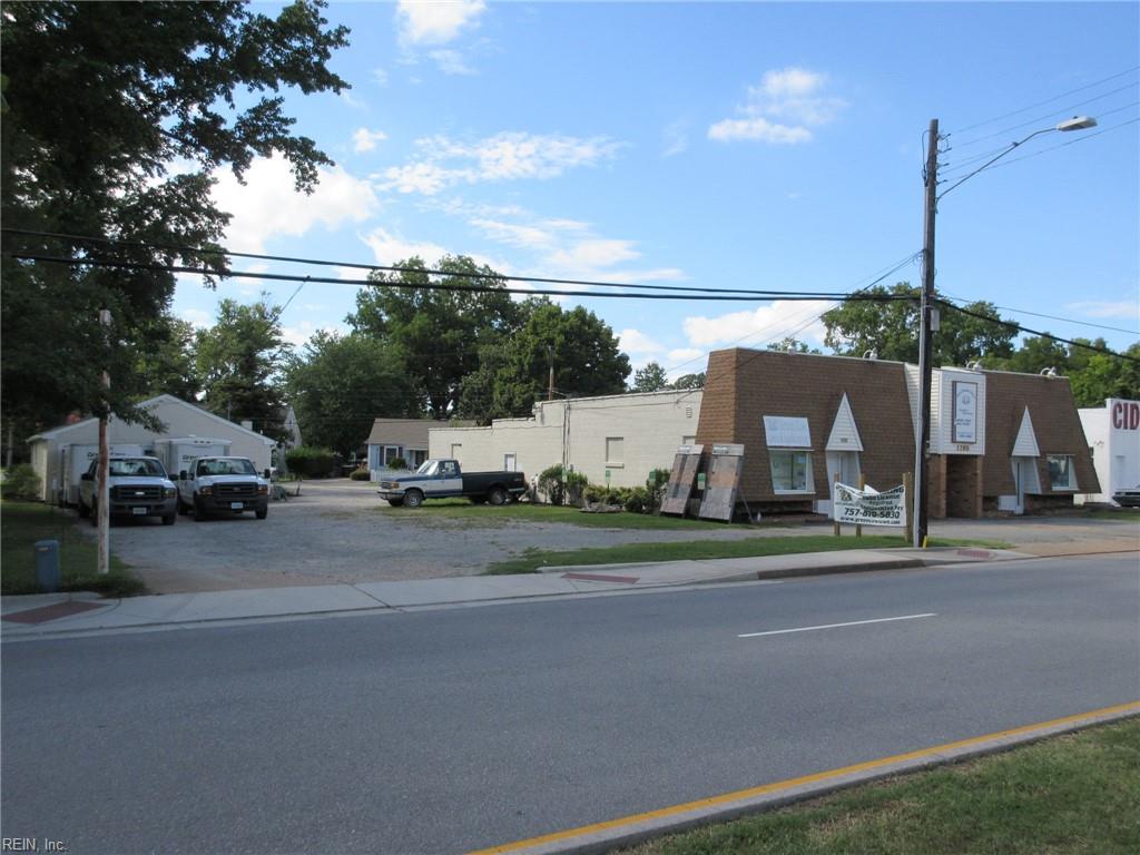 1283 N King St Property Photo 3