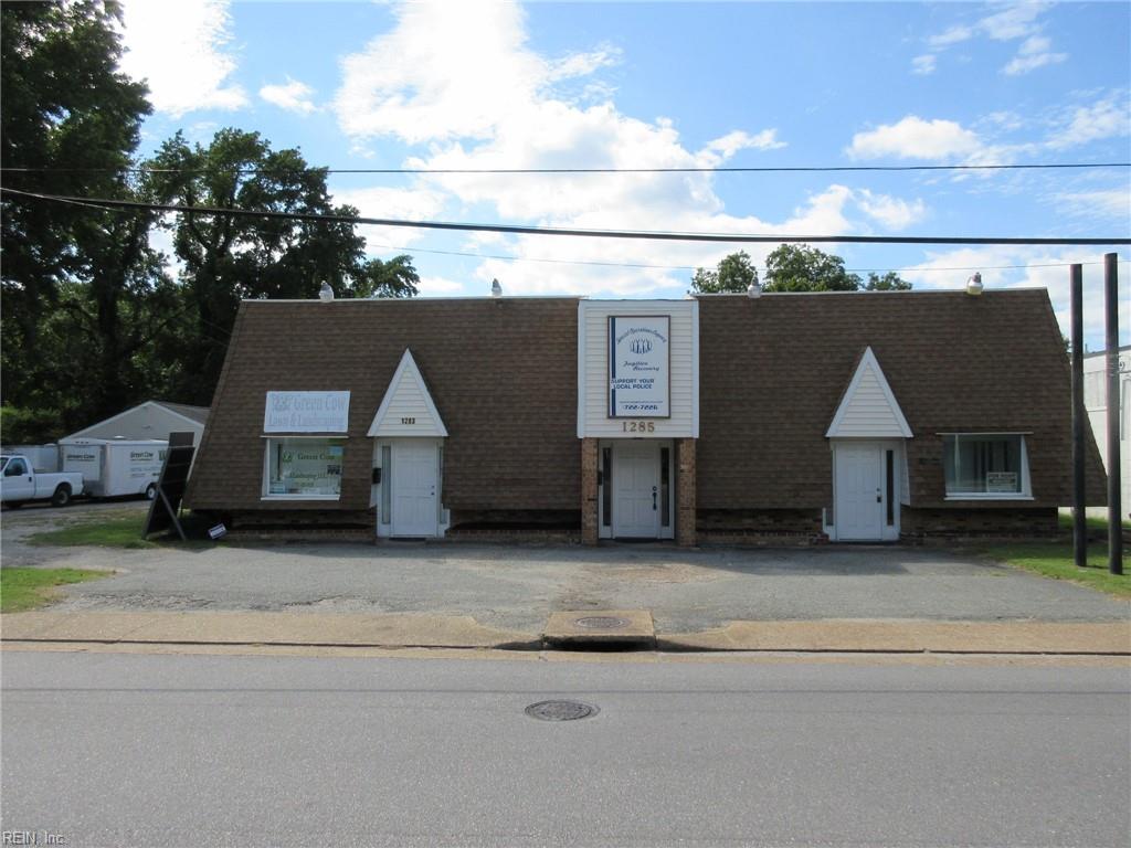 1283 N King St Property Photo 5