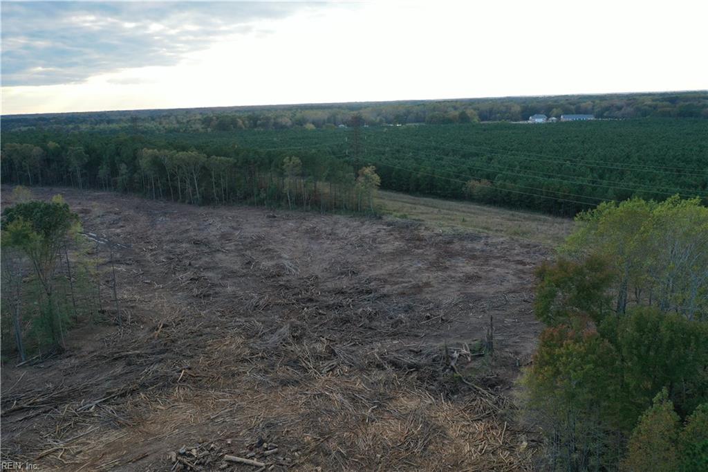 22056 Brewers Neck Blvd Property Photo 14