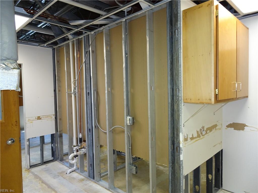 12515 Warwick Blvd Property Photo 28