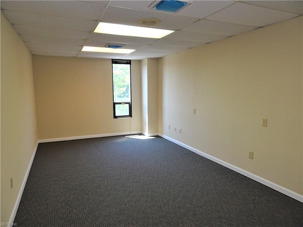 12515 Warwick Blvd Property Photo 31