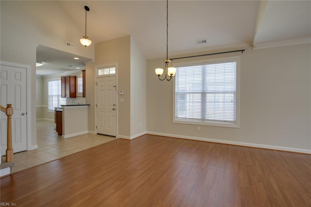 1328 Abelia Way Property Photo 4