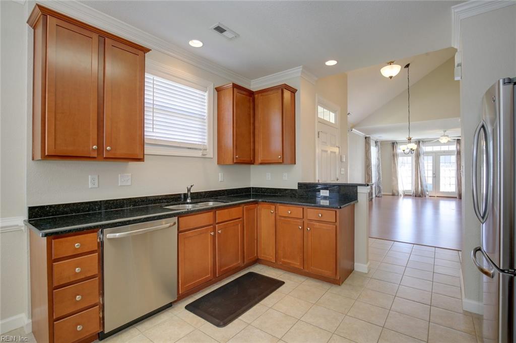 1328 Abelia Way Property Photo 5